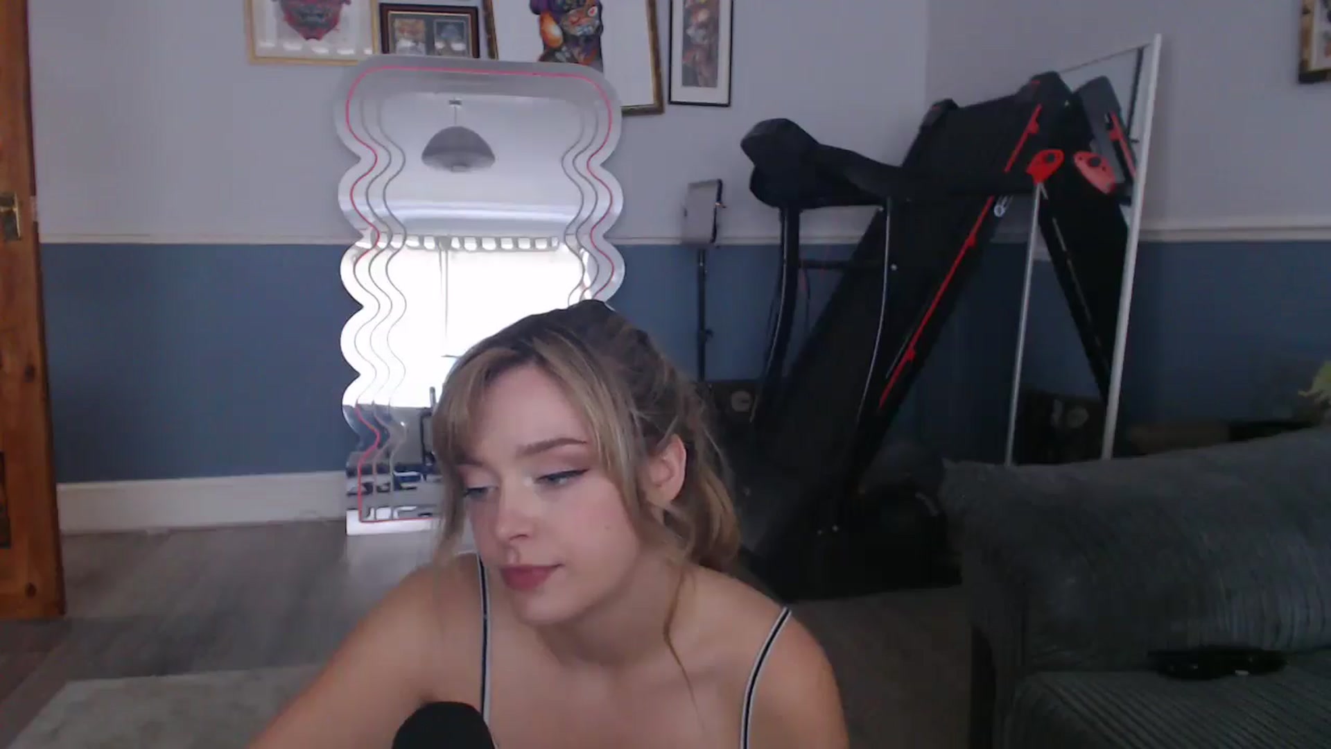Gallery image thumbnail from KittyCash3w's myfreecams stream on, 08/06/2025, 17:38 image 5 of 20