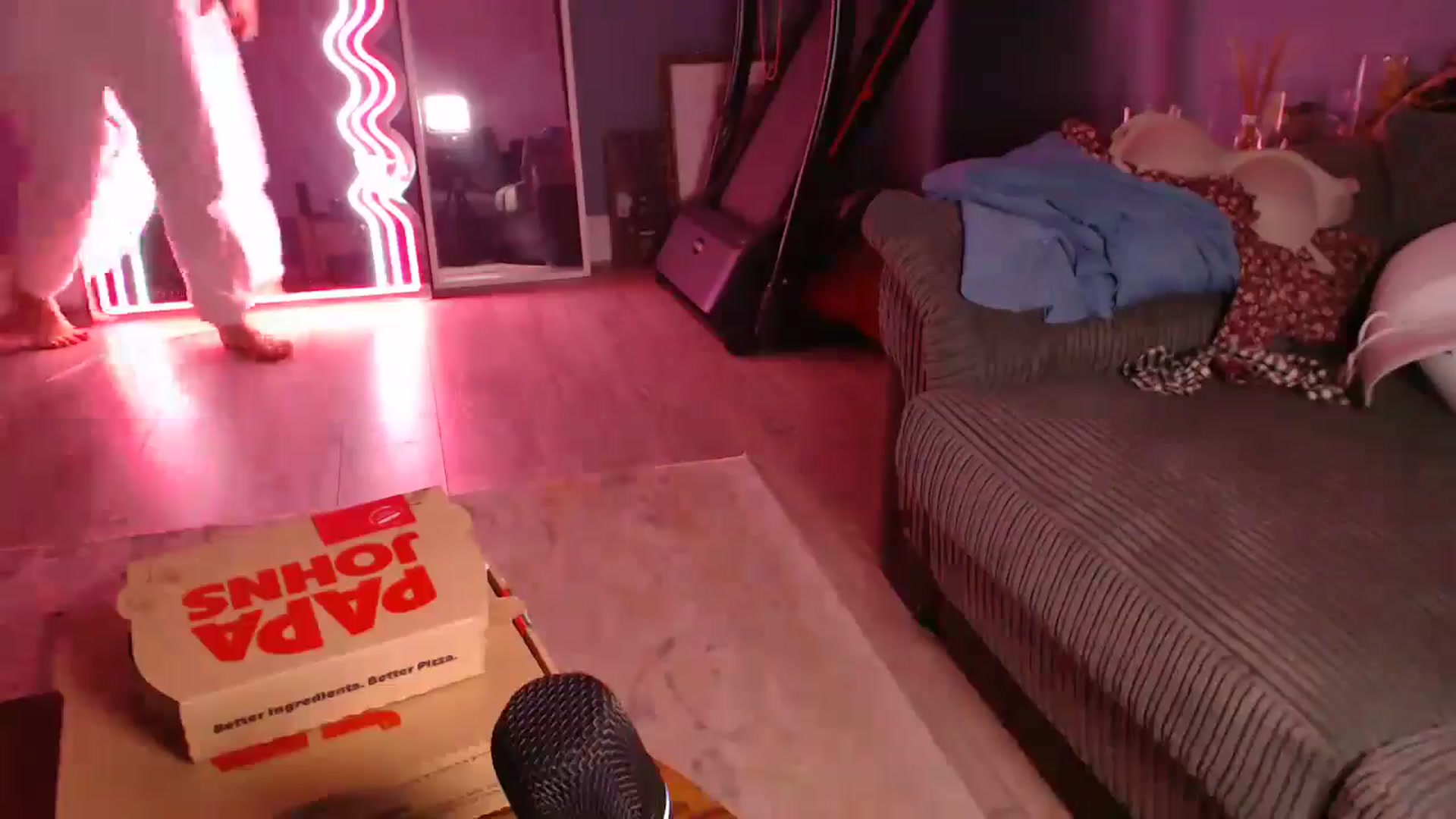 Gallery image thumbnail from KittyCash3w's myfreecams stream on, 08/13/2025, 19:38 image 18 of 20