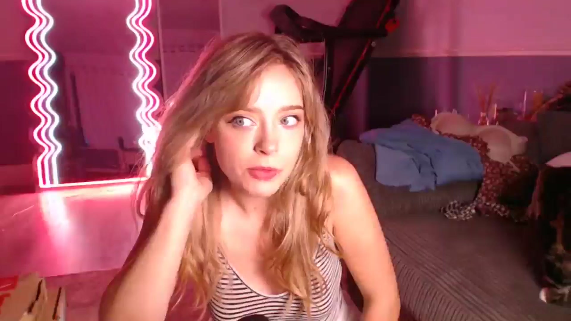 Gallery image thumbnail from KittyCash3w's myfreecams stream on, 08/13/2025, 19:38 image 19 of 20