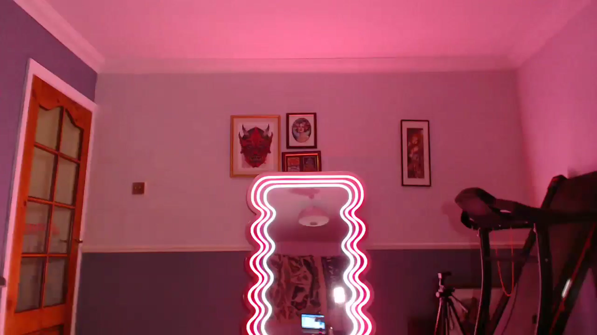 Gallery image thumbnail from KittyCash3w's myfreecams stream on, 08/27/2025, 22:11 image 12 of 20