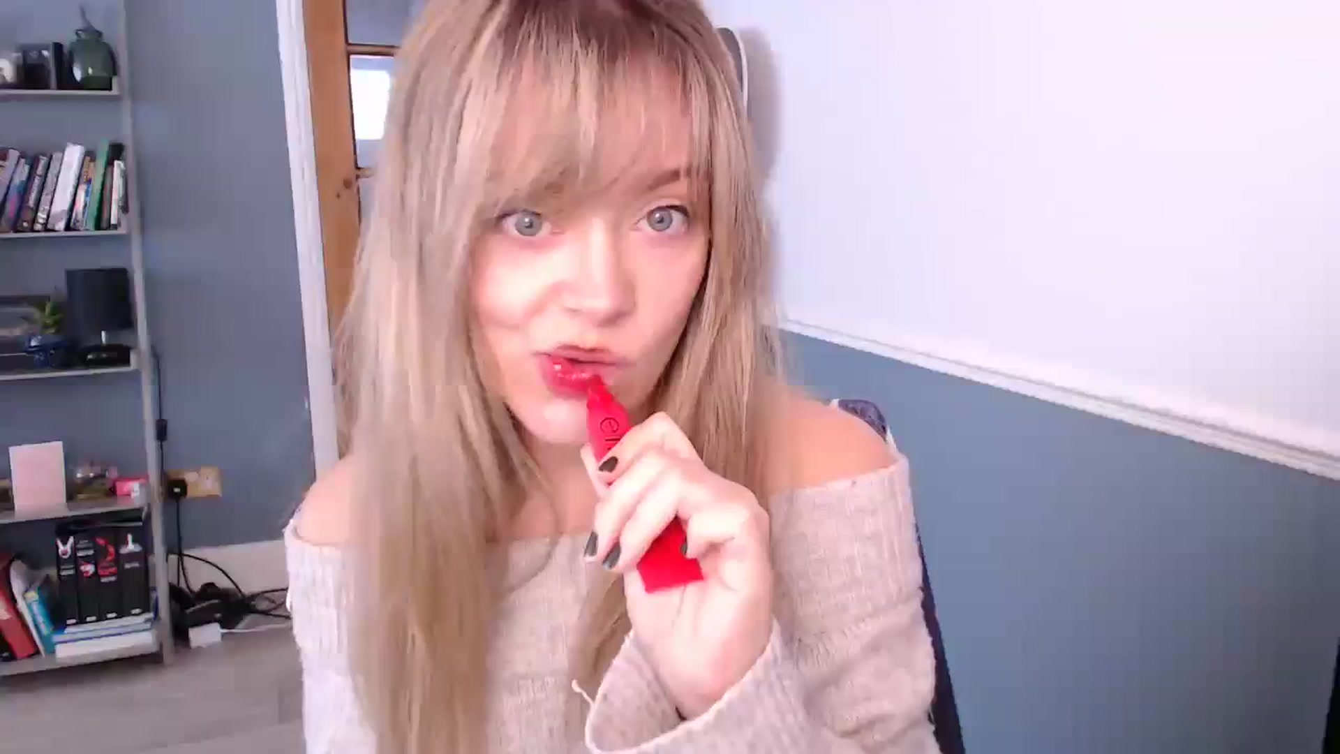 Gallery image thumbnail from KittyCash3w's myfreecams stream on, 10/24/2025, 09:21 image 3 of 20