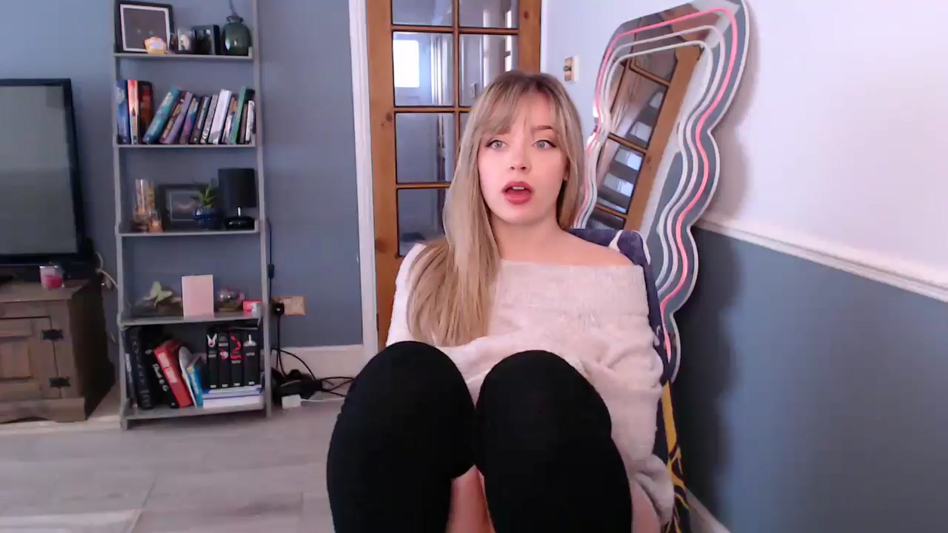 Gallery image thumbnail from KittyCash3w's myfreecams stream on, 10/24/2025, 09:21 image 16 of 20