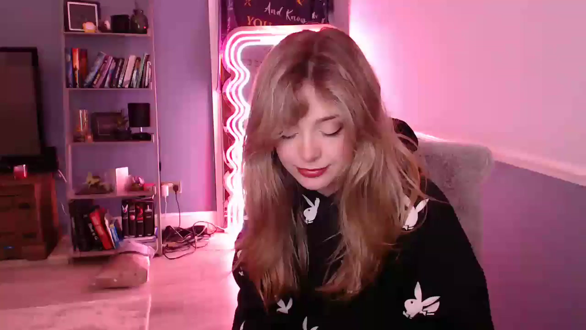 Gallery image thumbnail from KittyCash3w's myfreecams stream on, 10/30/2025, 24:03 image 1 of 20
