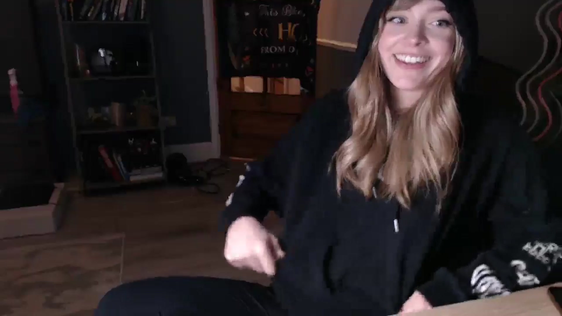 Gallery image thumbnail from KittyCash3w's myfreecams stream on, 11/03/2025, 18:59 image 14 of 20