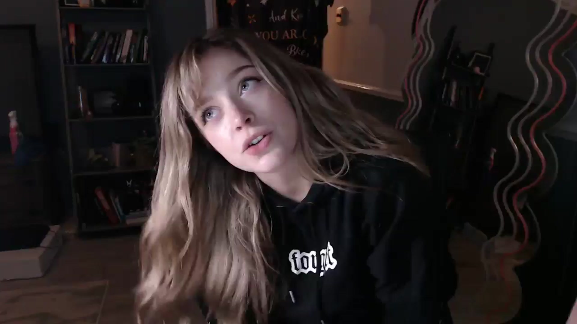 Gallery image thumbnail from KittyCash3w's myfreecams stream on, 11/03/2025, 18:59 image 3 of 20
