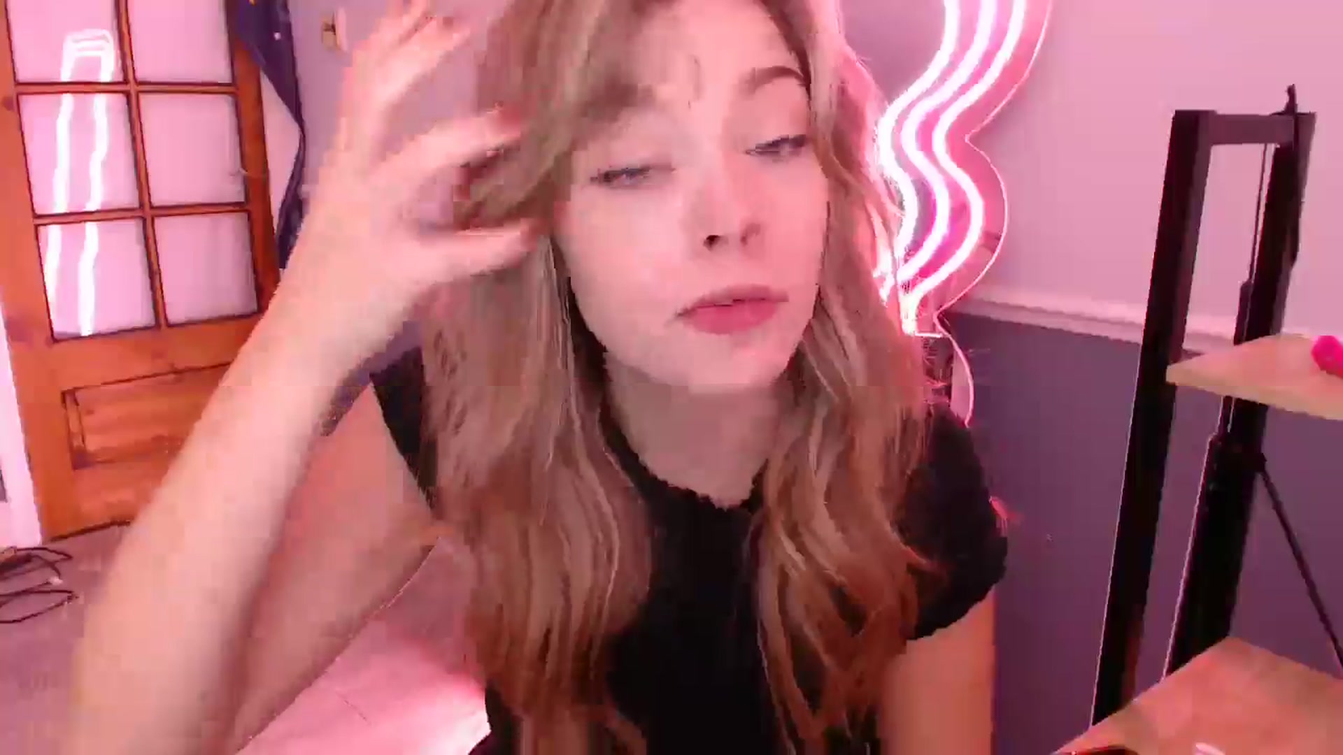 Gallery image thumbnail from KittyCash3w's myfreecams stream on, 11/05/2025, 20:39 image 9 of 20