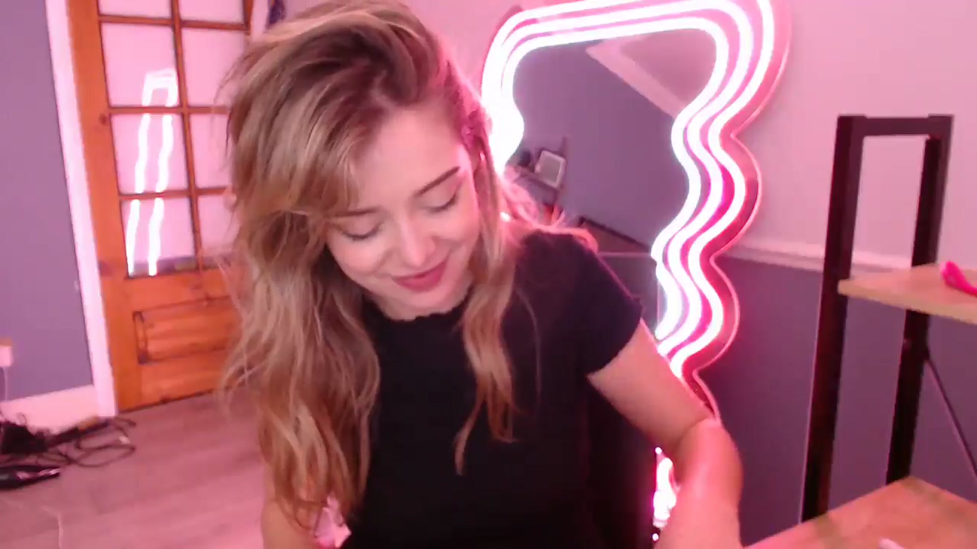 Gallery image thumbnail from KittyCash3w's myfreecams stream on, 11/05/2025, 20:39 image 3 of 20