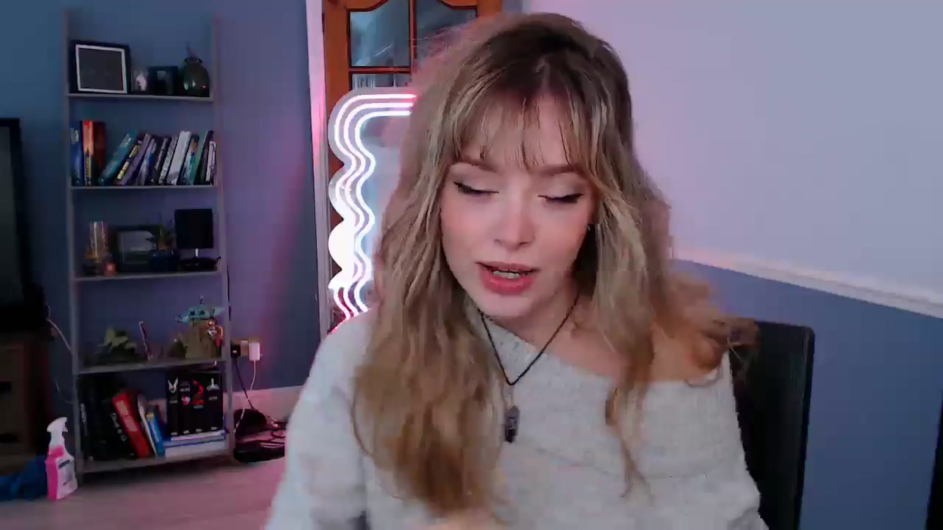 Gallery image thumbnail from KittyCash3w's myfreecams stream on, 11/12/2025, 10:00 image 15 of 20