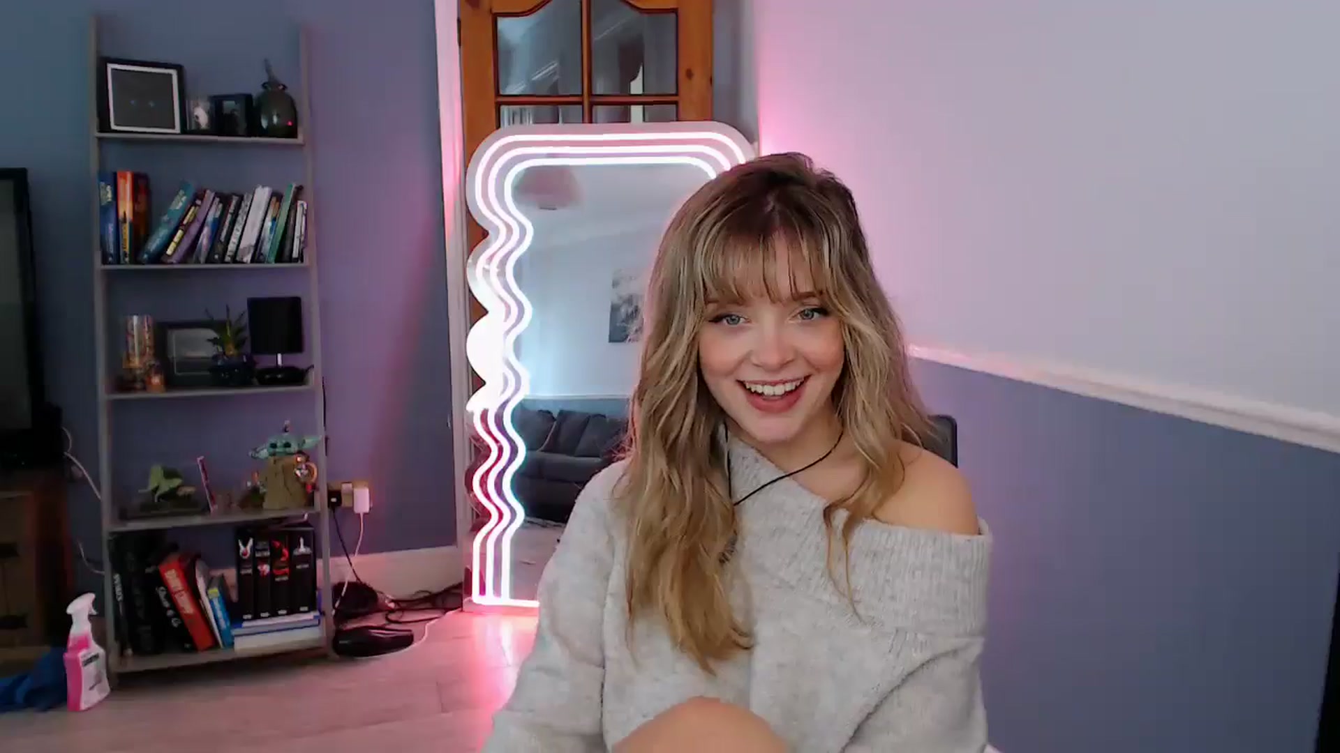 Gallery image thumbnail from KittyCash3w's myfreecams stream on, 11/12/2025, 10:00 image 12 of 20