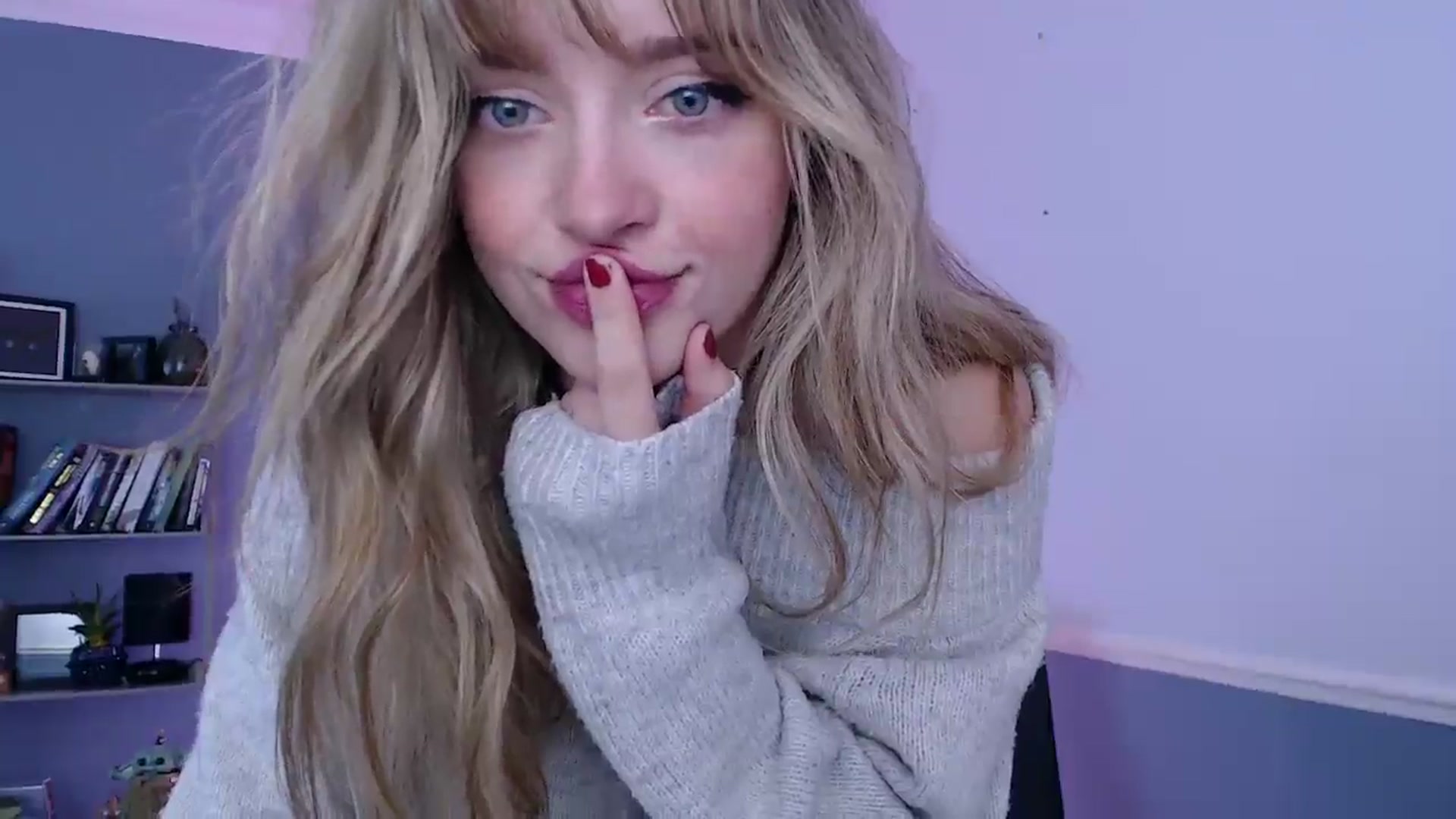 Gallery image thumbnail from KittyCash3w's myfreecams stream on, 11/12/2025, 10:00 image 4 of 20