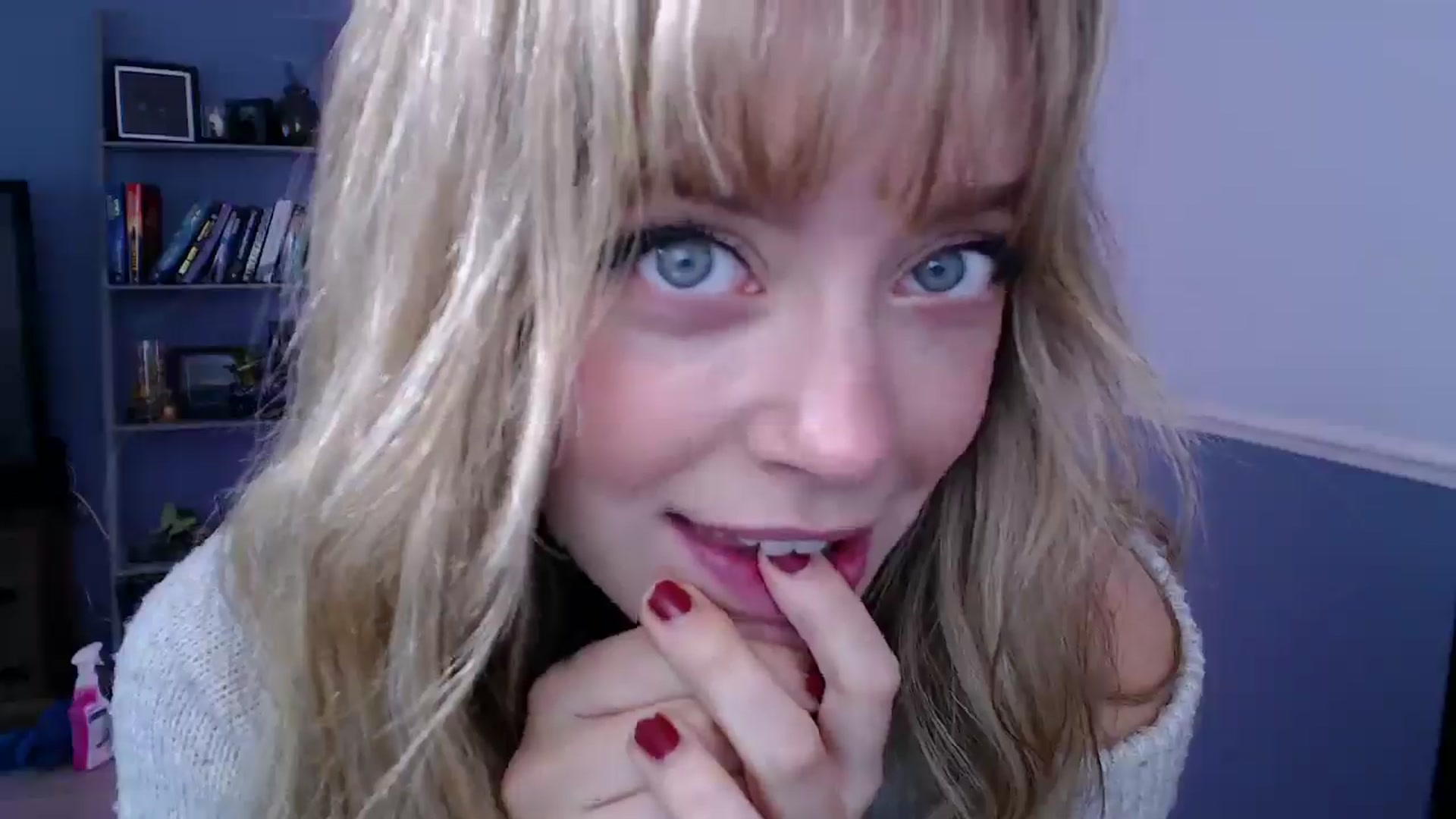 Gallery image thumbnail from KittyCash3w's myfreecams stream on, 11/12/2025, 10:00 image 10 of 20
