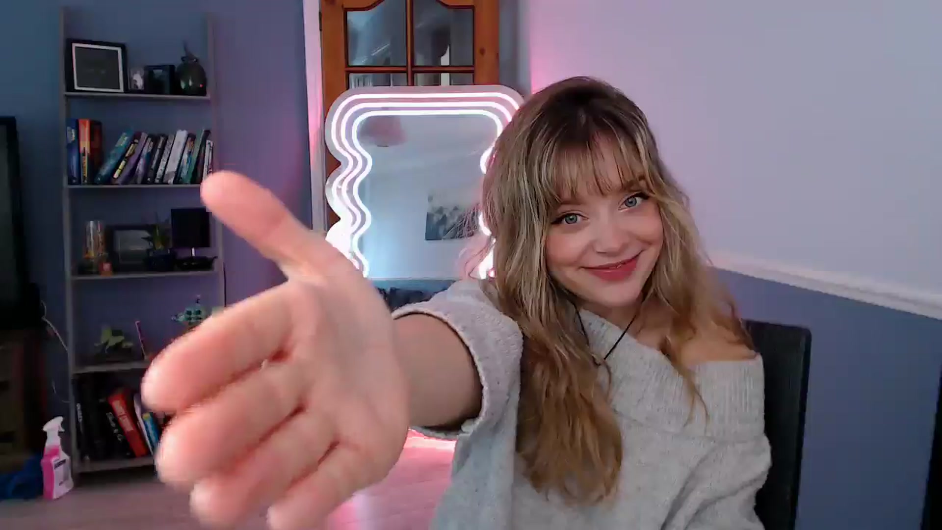 Gallery image thumbnail from KittyCash3w's myfreecams stream on, 11/12/2025, 10:00 image 16 of 20