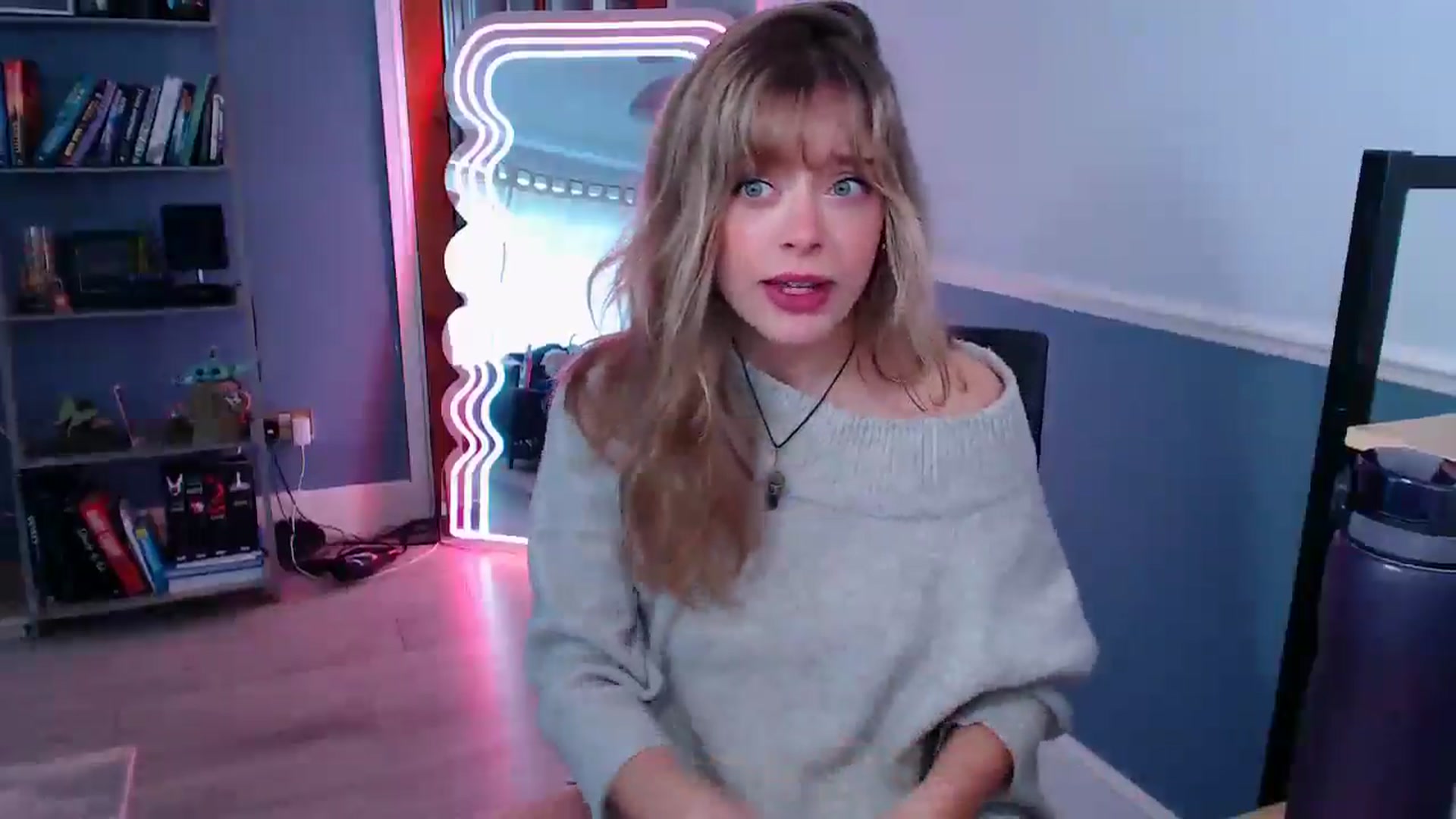 Gallery image thumbnail from KittyCash3w's myfreecams stream on, 11/12/2025, 11:56 image 2 of 20