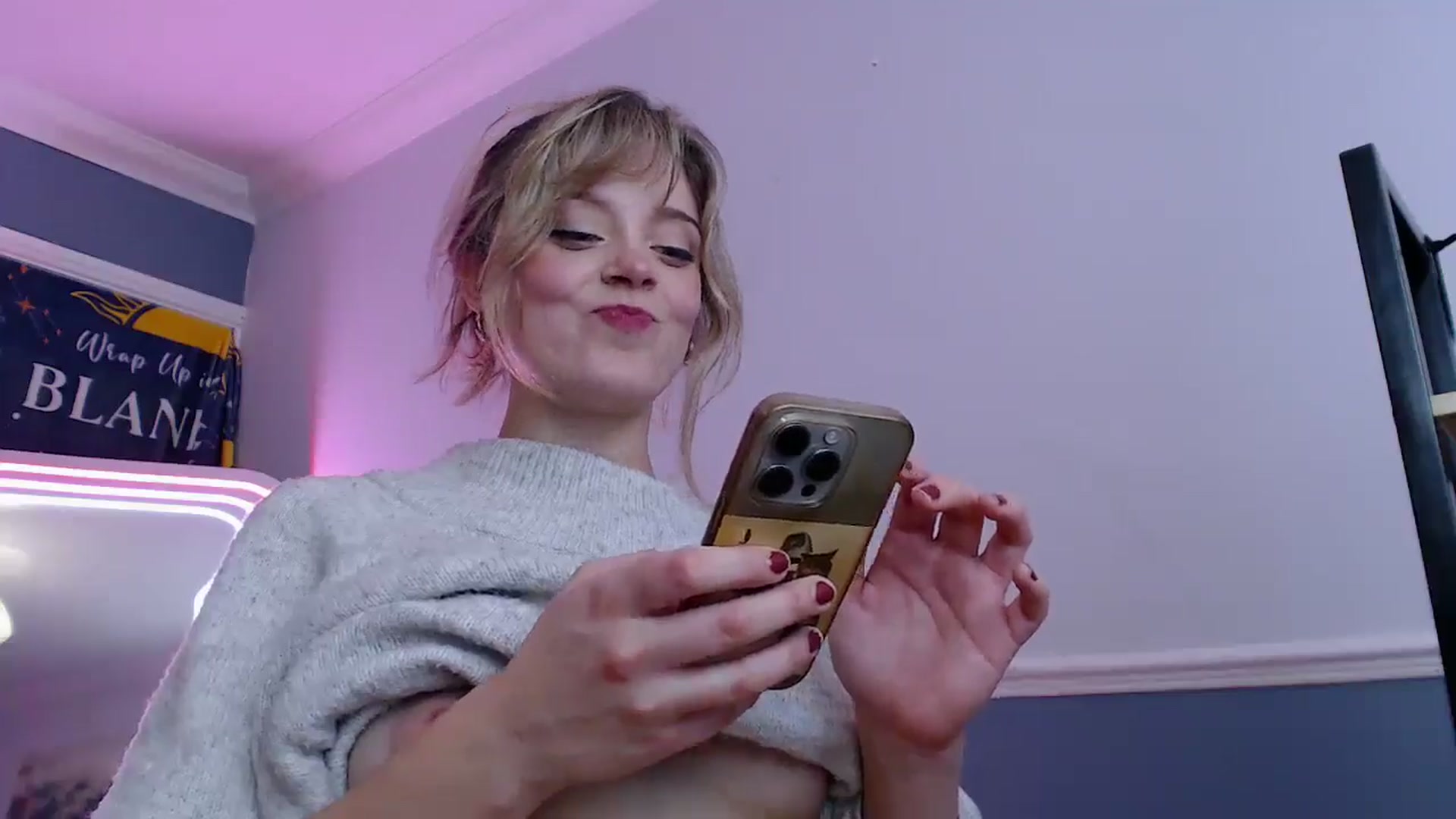 Gallery image thumbnail from KittyCash3w's myfreecams stream on, 11/12/2025, 20:10 image 7 of 20