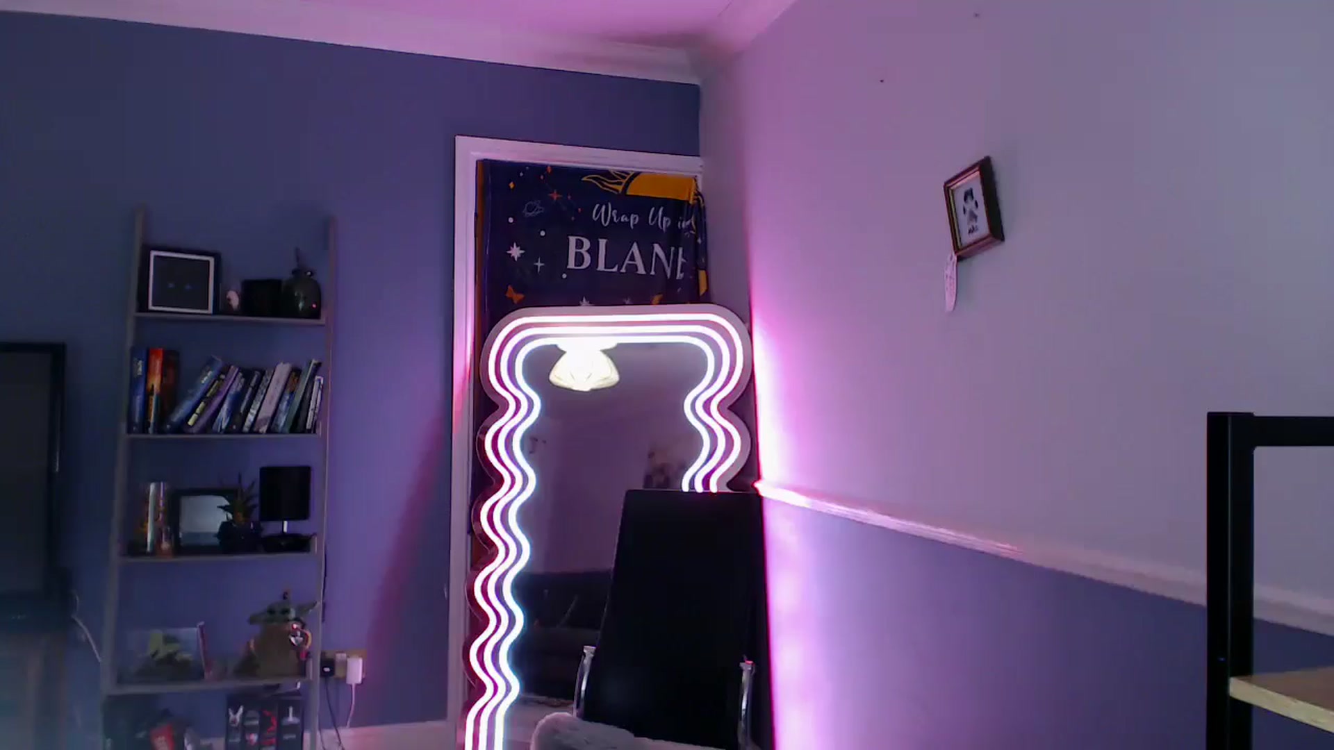Gallery image thumbnail from KittyCash3w's myfreecams stream on, 11/12/2025, 20:10 image 2 of 20