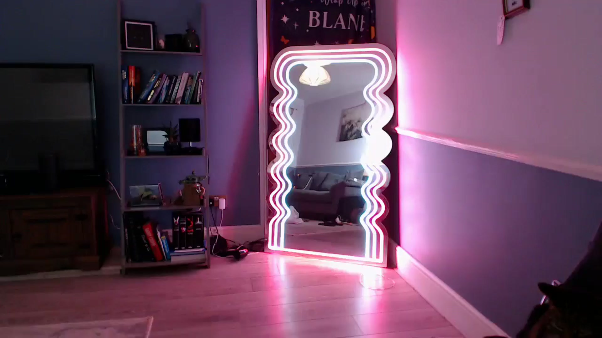 Gallery image thumbnail from KittyCash3w's myfreecams stream on, 11/12/2025, 20:10 image 11 of 20
