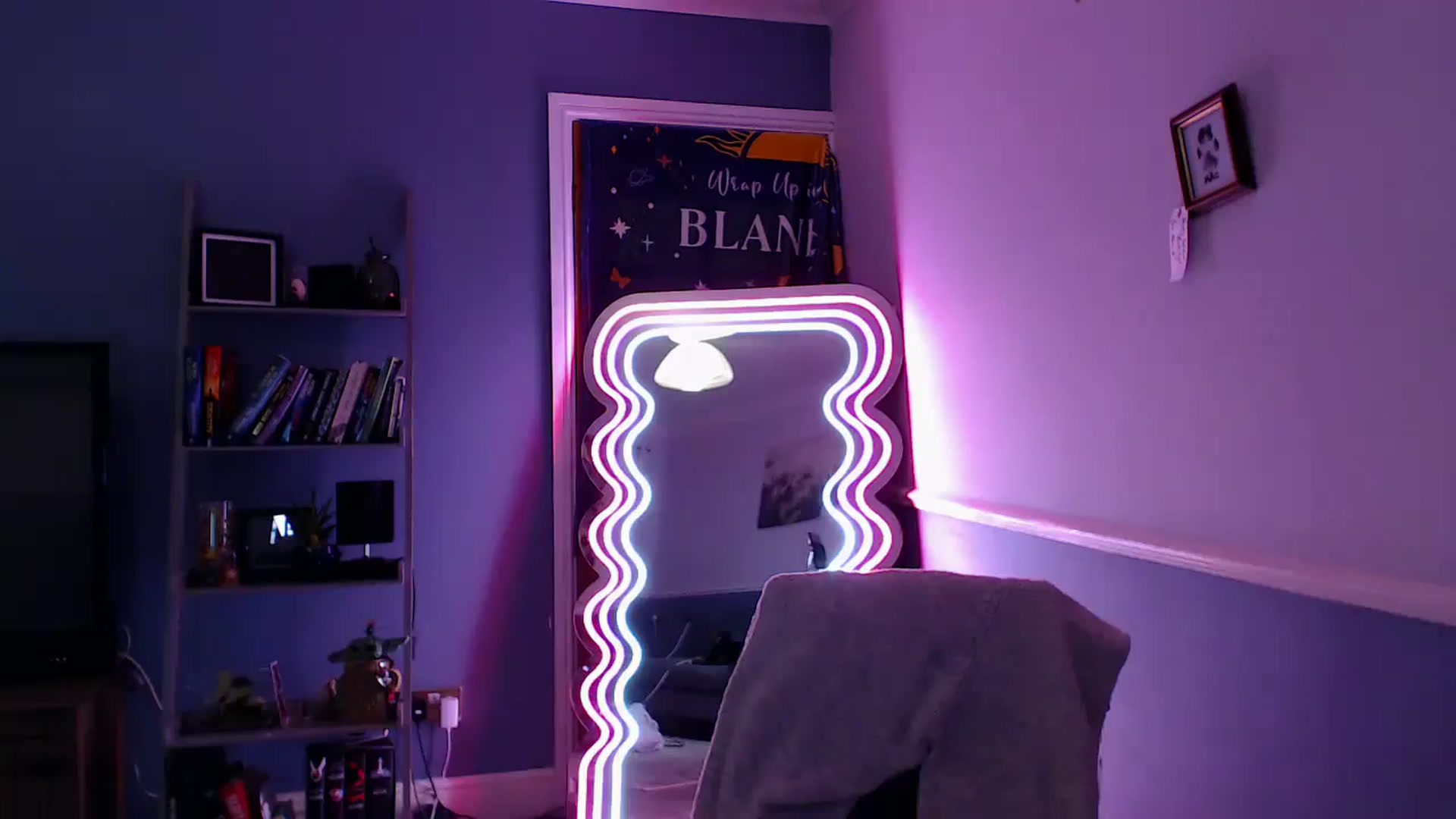 Gallery image thumbnail from KittyCash3w's myfreecams stream on, 11/12/2025, 22:26 image 14 of 20