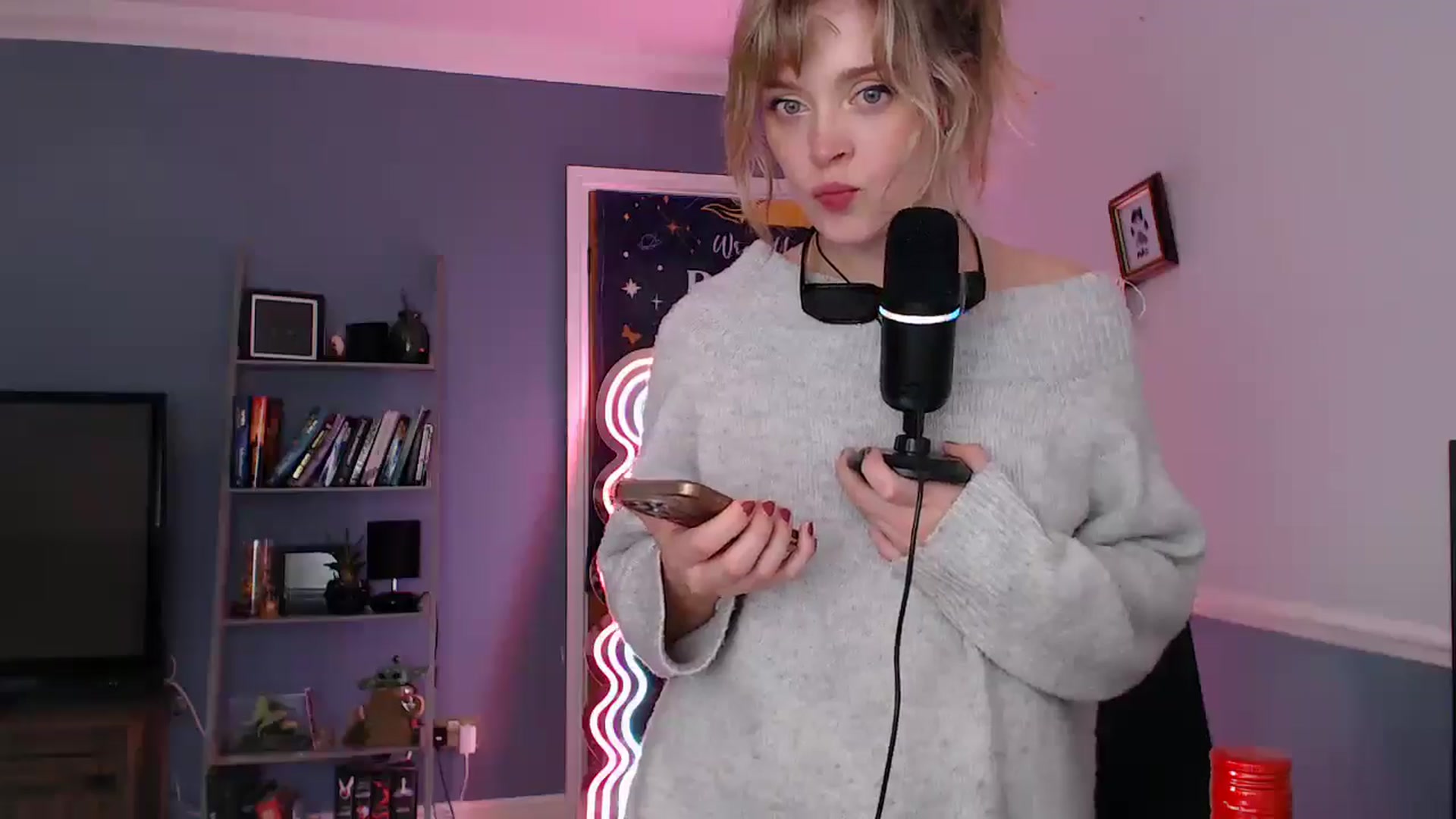 Gallery image thumbnail from KittyCash3w's myfreecams stream on, 11/12/2025, 22:26 image 2 of 20