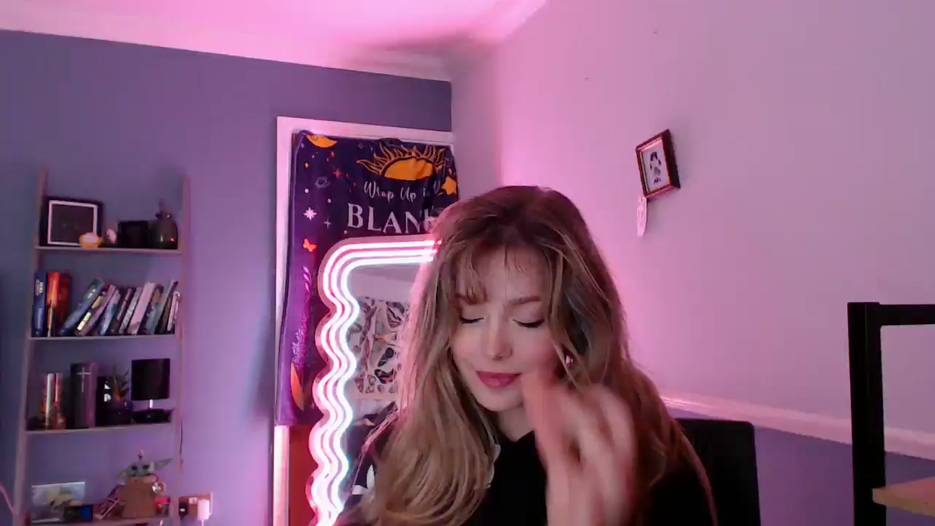 Gallery image thumbnail from KittyCash3w's myfreecams stream on, 11/14/2025, 22:25 image 3 of 20