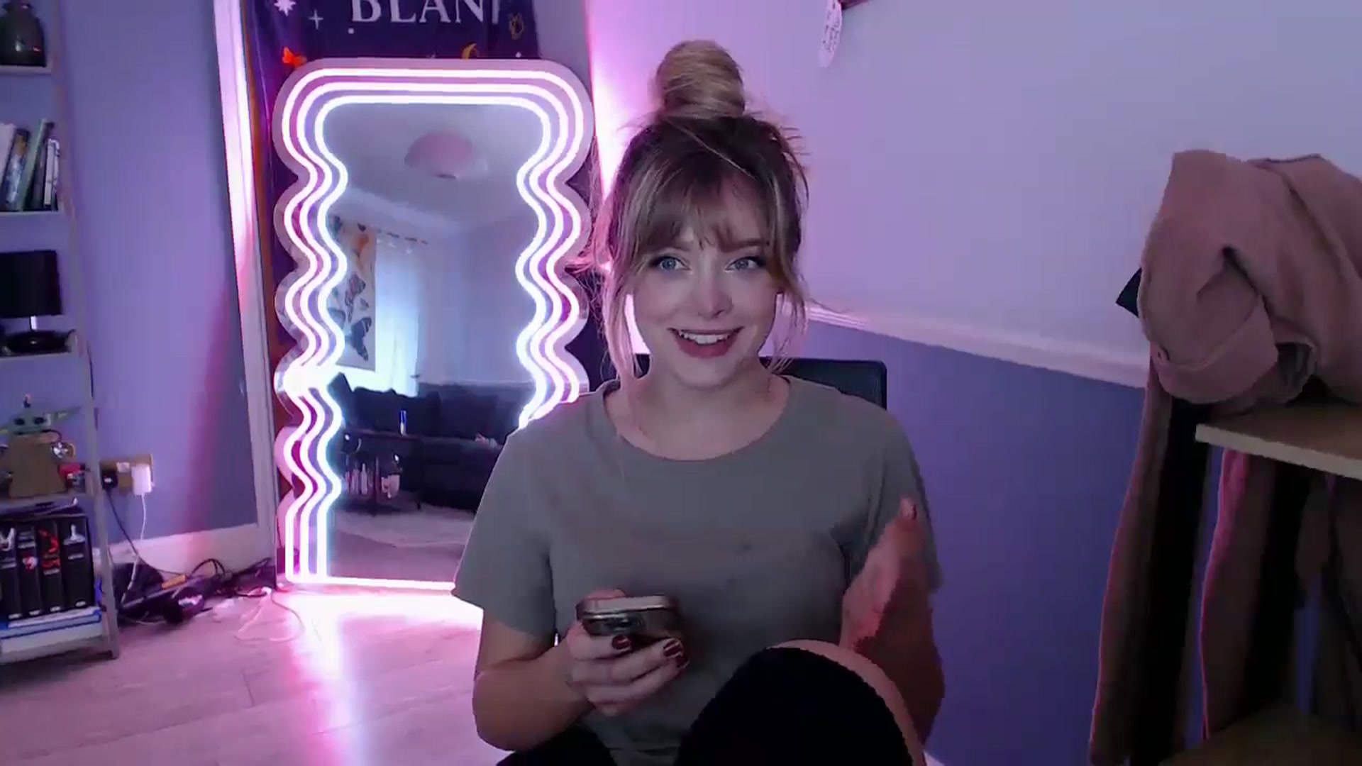 Gallery image thumbnail from KittyCash3w's myfreecams stream on, 11/16/2025, 15:13 image 12 of 20