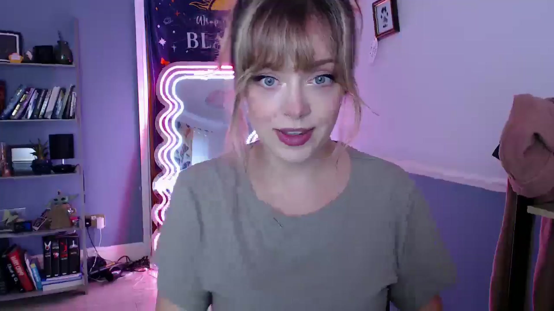 Gallery image thumbnail from KittyCash3w's myfreecams stream on, 11/16/2025, 15:13 image 3 of 20