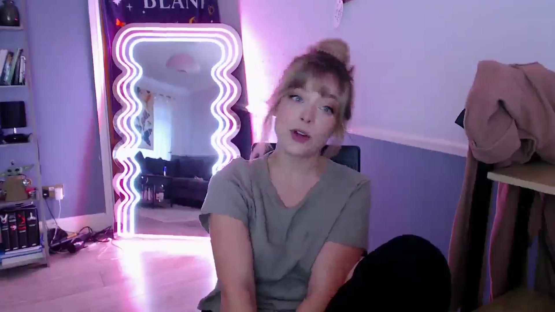 Gallery image thumbnail from KittyCash3w's myfreecams stream on, 11/16/2025, 15:13 image 14 of 20