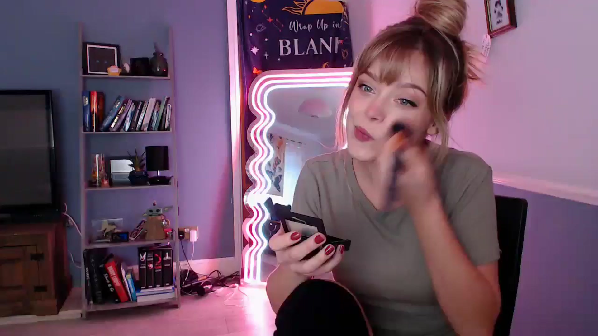 Gallery image thumbnail from KittyCash3w's myfreecams stream on, 11/16/2025, 15:13 image 1 of 20