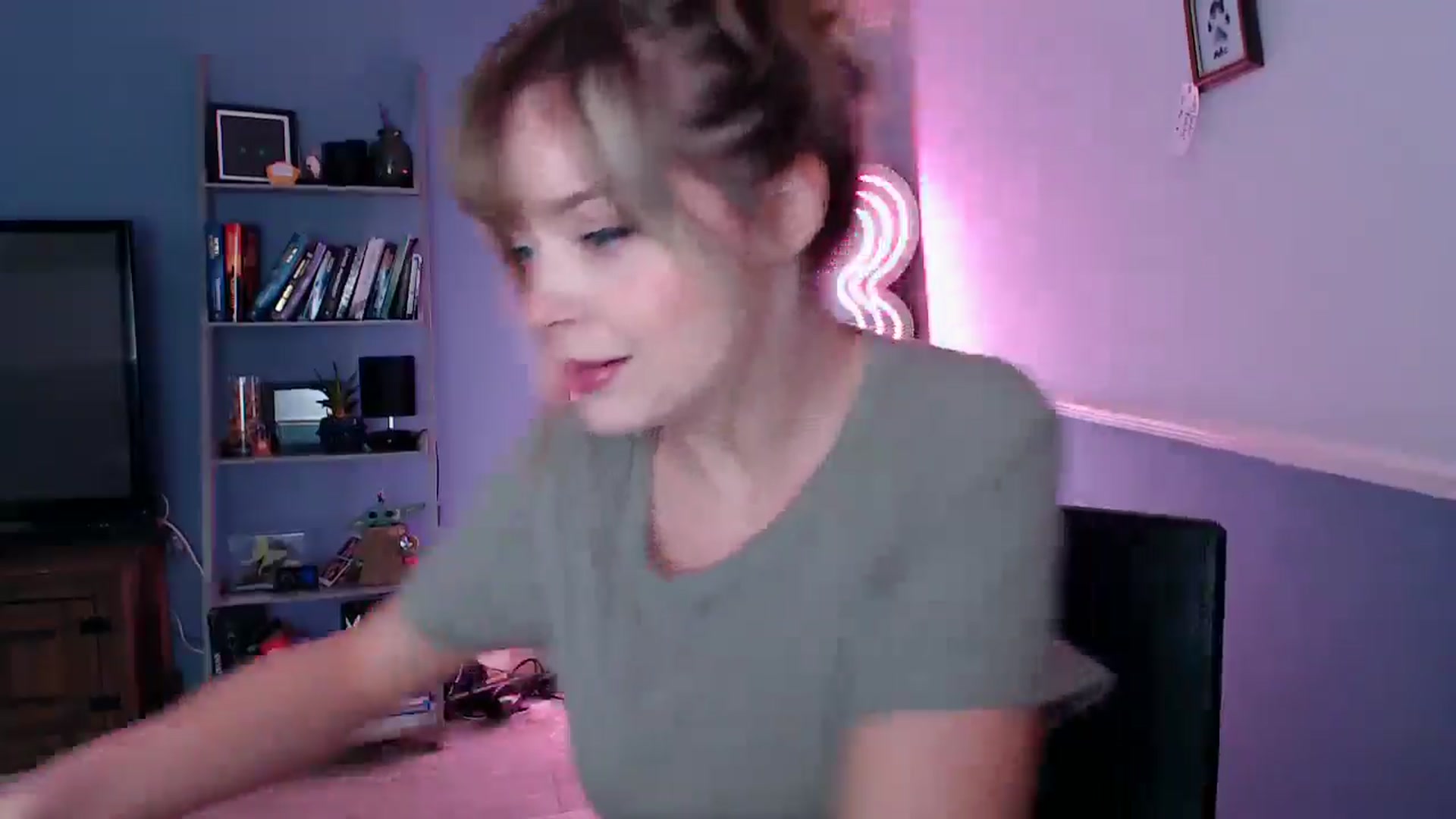 Gallery image thumbnail from KittyCash3w's myfreecams stream on, 11/16/2025, 15:13 image 2 of 20