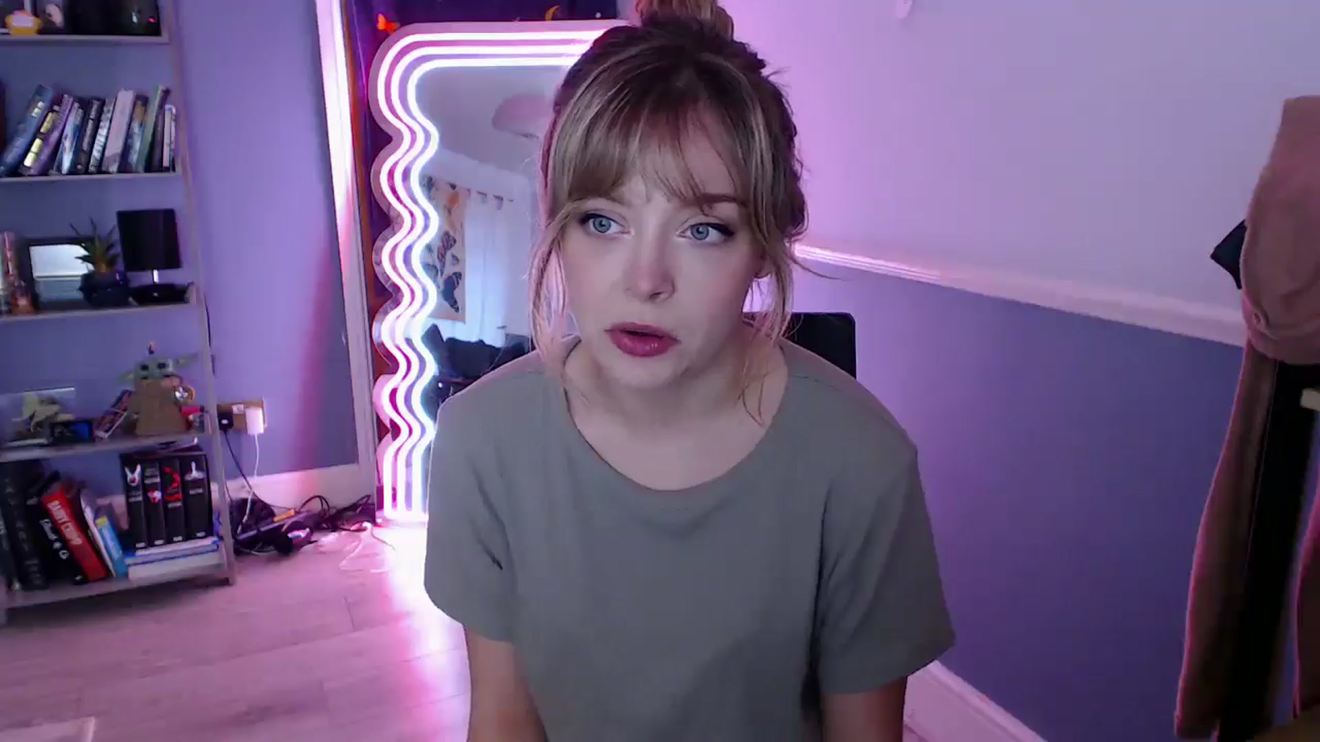 Gallery image thumbnail from KittyCash3w's myfreecams stream on, 11/16/2025, 15:35 image 16 of 20
