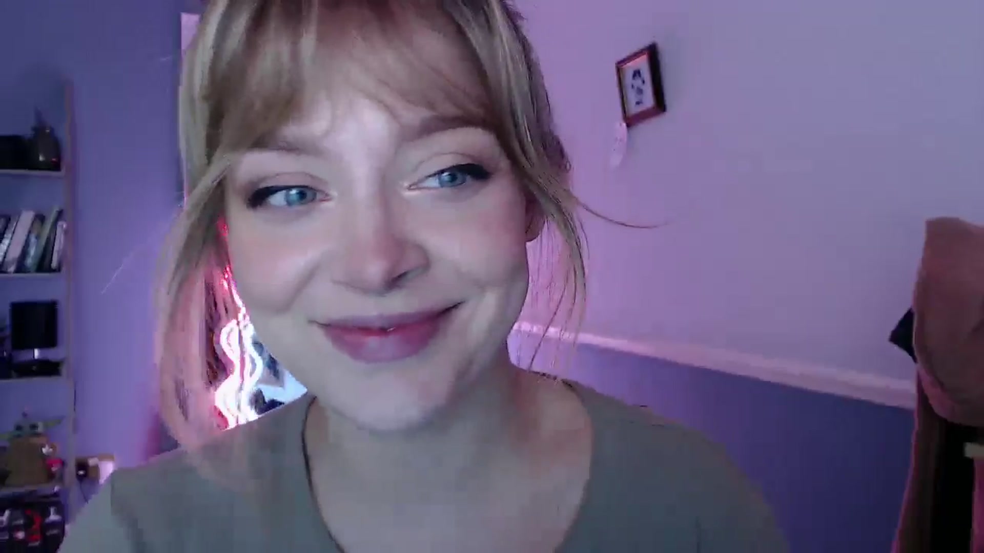 Gallery image thumbnail from KittyCash3w's myfreecams stream on, 11/16/2025, 15:35 image 3 of 20