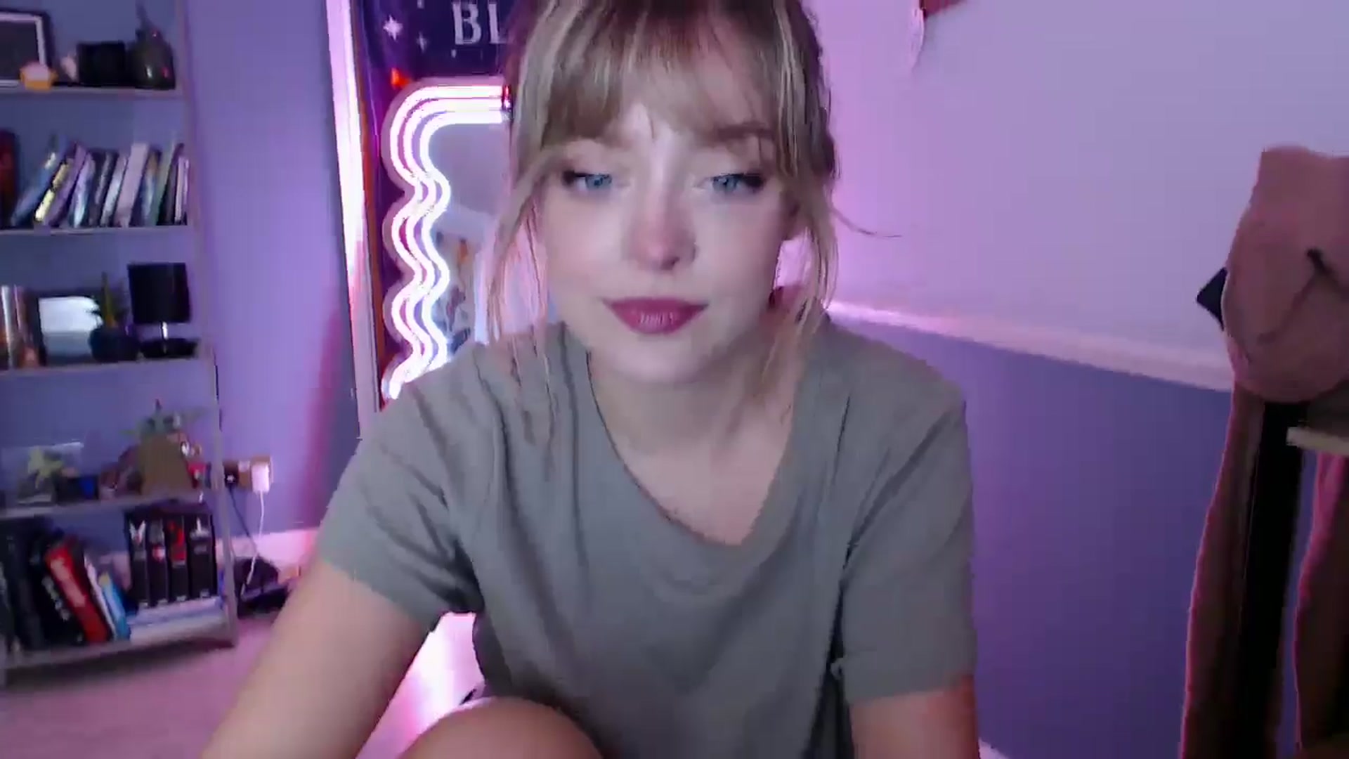 Gallery image thumbnail from KittyCash3w's myfreecams stream on, 11/16/2025, 15:35 image 9 of 20