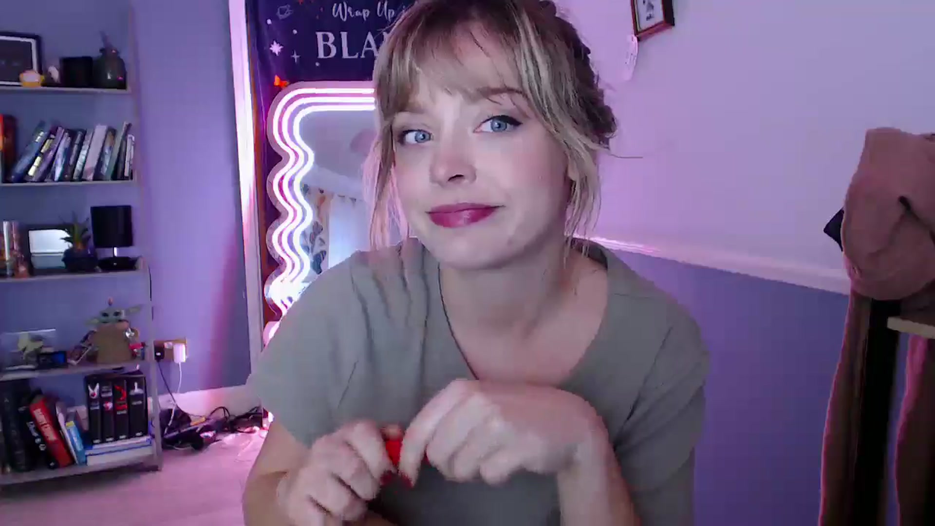 Gallery image thumbnail from KittyCash3w's myfreecams stream on, 11/16/2025, 15:35 image 8 of 20
