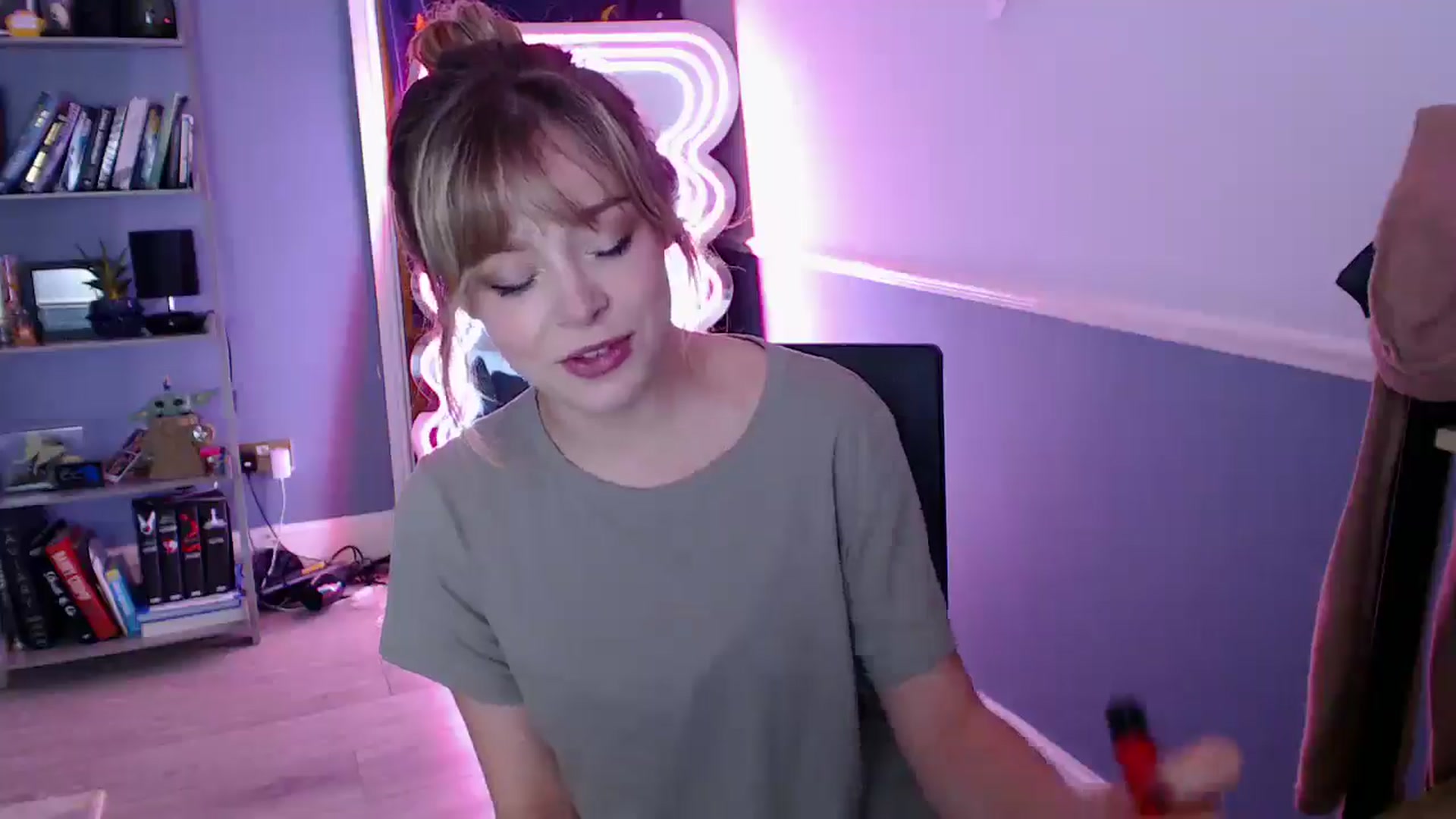 Gallery image thumbnail from KittyCash3w's myfreecams stream on, 11/16/2025, 15:35 image 19 of 20