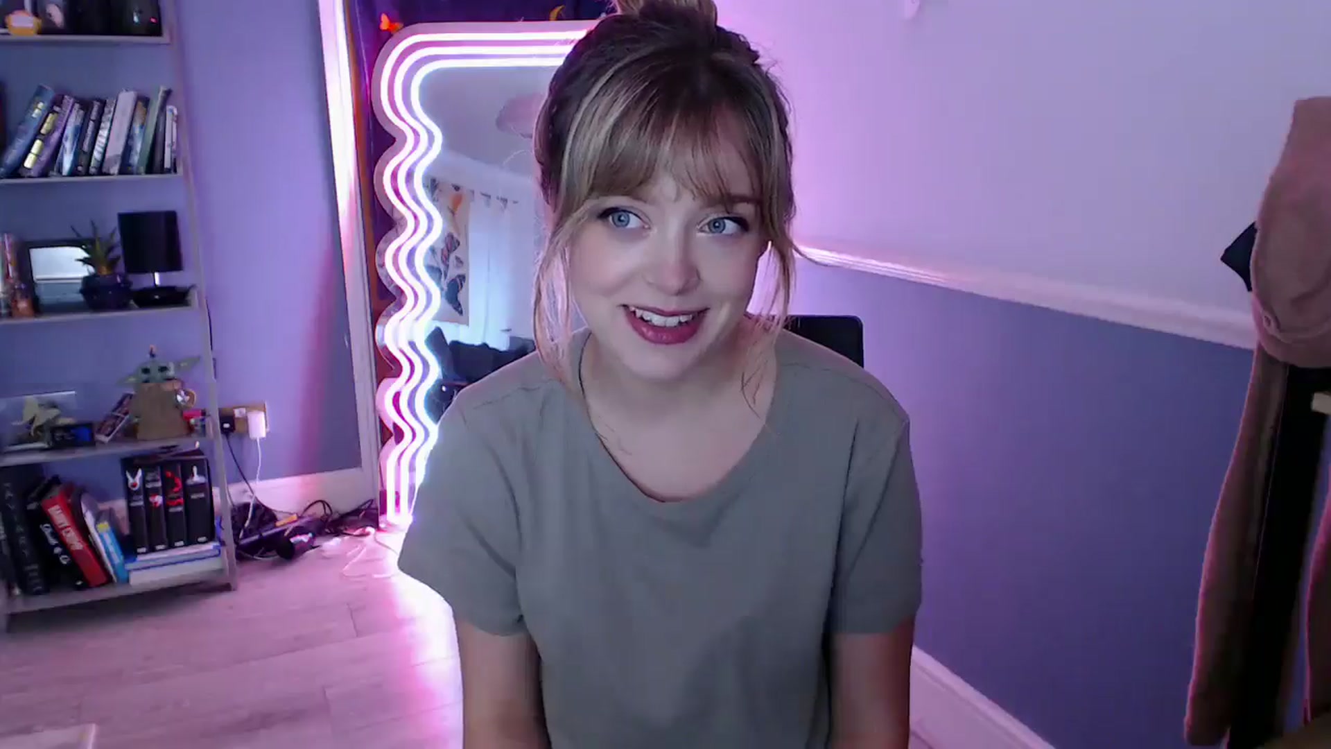 Gallery image thumbnail from KittyCash3w's myfreecams stream on, 11/16/2025, 15:35 image 13 of 20