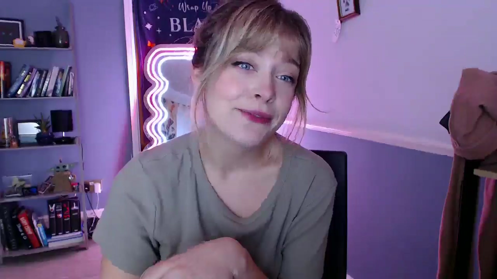 Gallery image thumbnail from KittyCash3w's myfreecams stream on, 11/16/2025, 15:35 image 10 of 20
