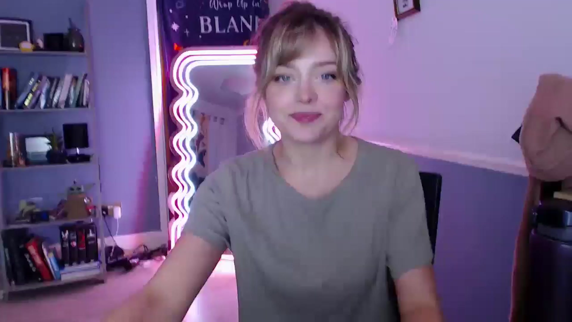 Gallery image thumbnail from KittyCash3w's myfreecams stream on, 11/16/2025, 17:35 image 8 of 20