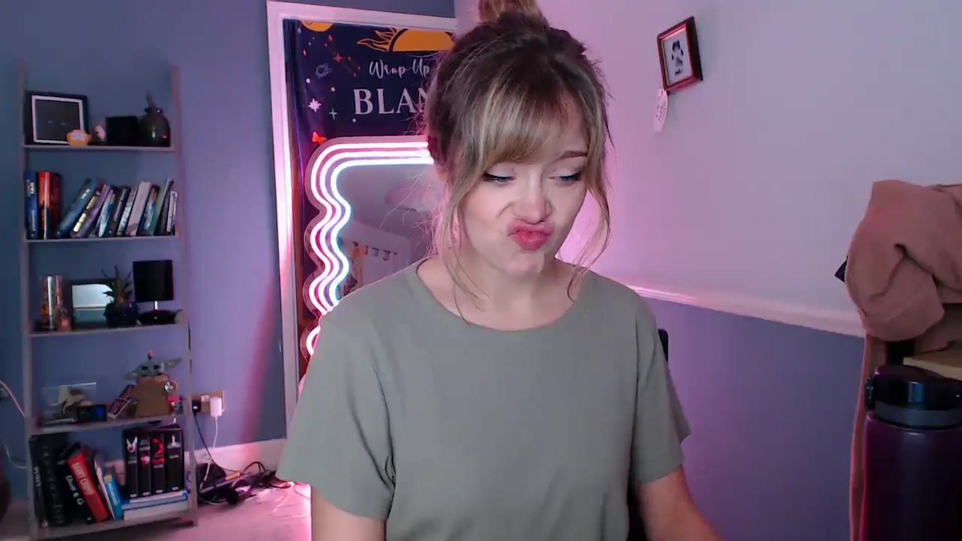Gallery image thumbnail from KittyCash3w's myfreecams stream on, 11/16/2025, 17:35 image 10 of 20