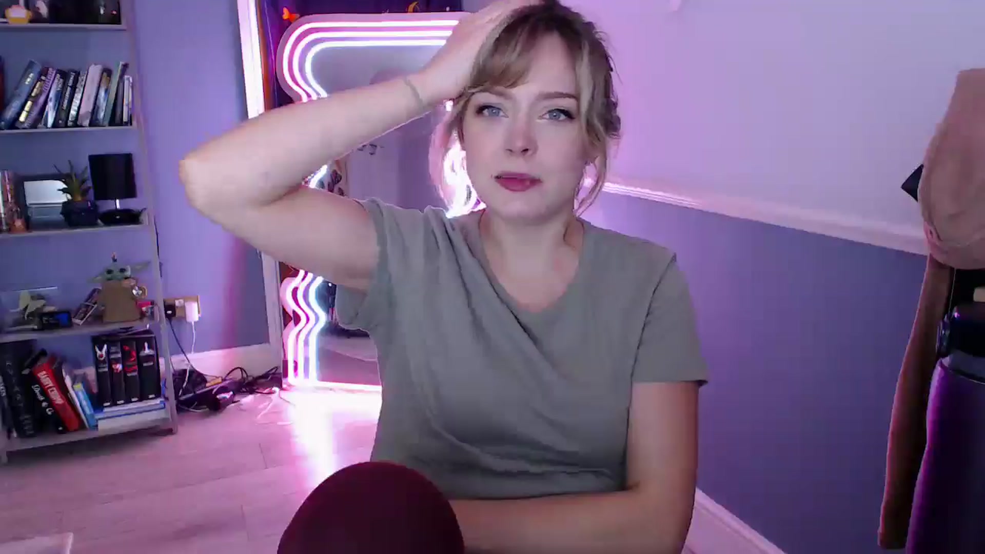 Gallery image thumbnail from KittyCash3w's myfreecams stream on, 11/16/2025, 17:35 image 2 of 20