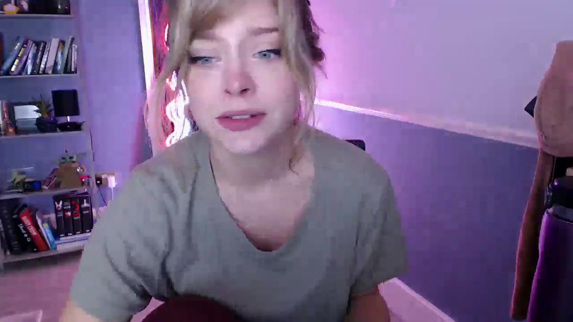 Gallery image thumbnail from KittyCash3w's myfreecams stream on, 11/16/2025, 17:35 image 7 of 20