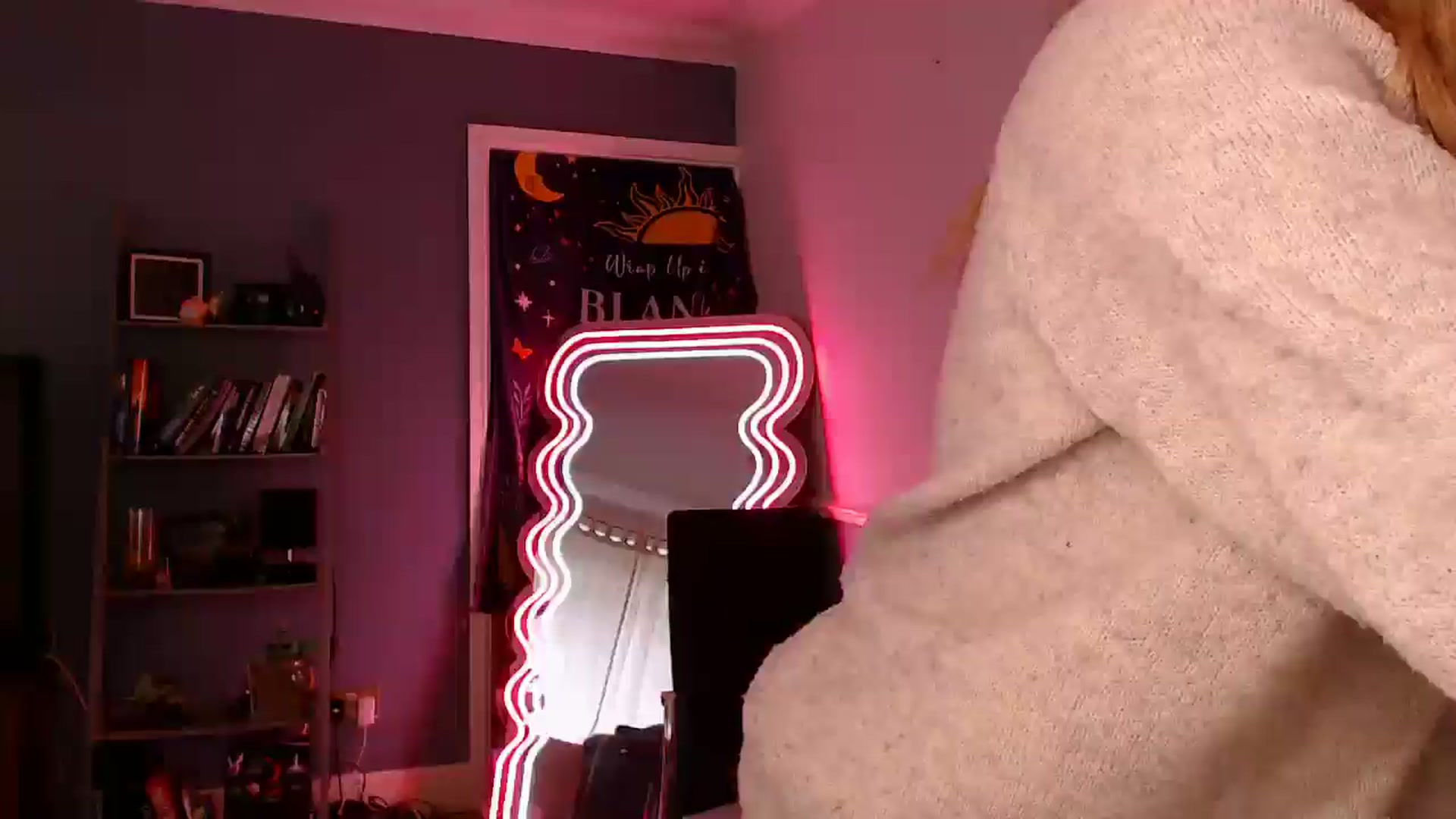 Gallery image thumbnail from KittyCash3w's myfreecams stream on, 11/19/2025, 11:26 image 4 of 20
