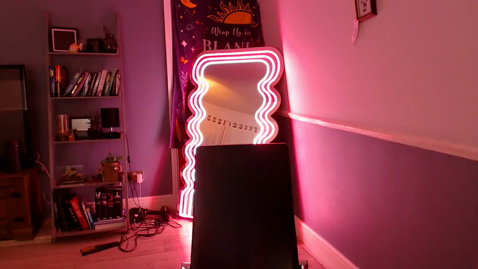 Gallery image thumbnail from KittyCash3w's myfreecams stream on, 11/19/2025, 22:28 image 5 of 20