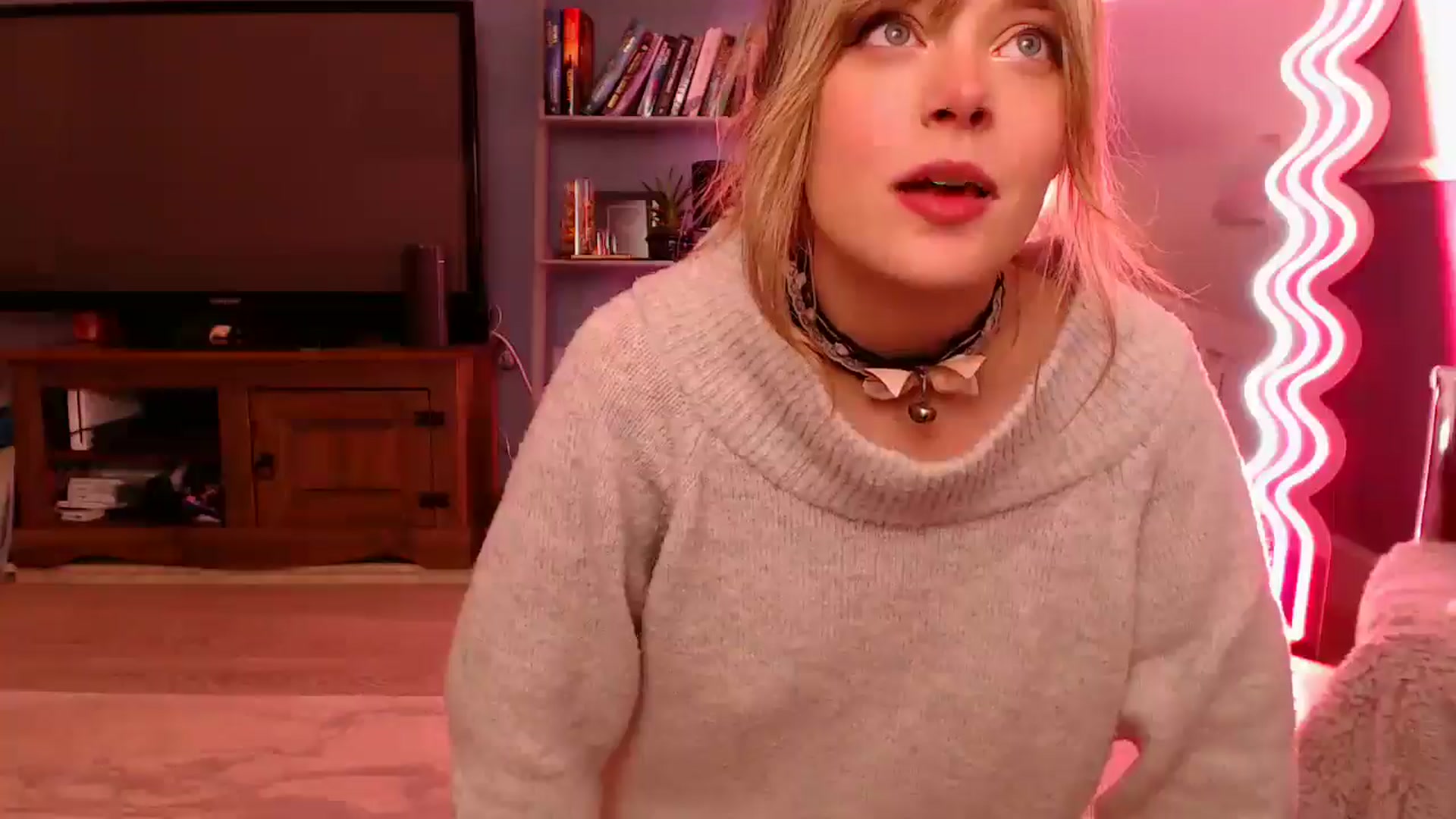 Gallery image thumbnail from KittyCash3w's myfreecams stream on, 11/19/2025, 22:28 image 6 of 20