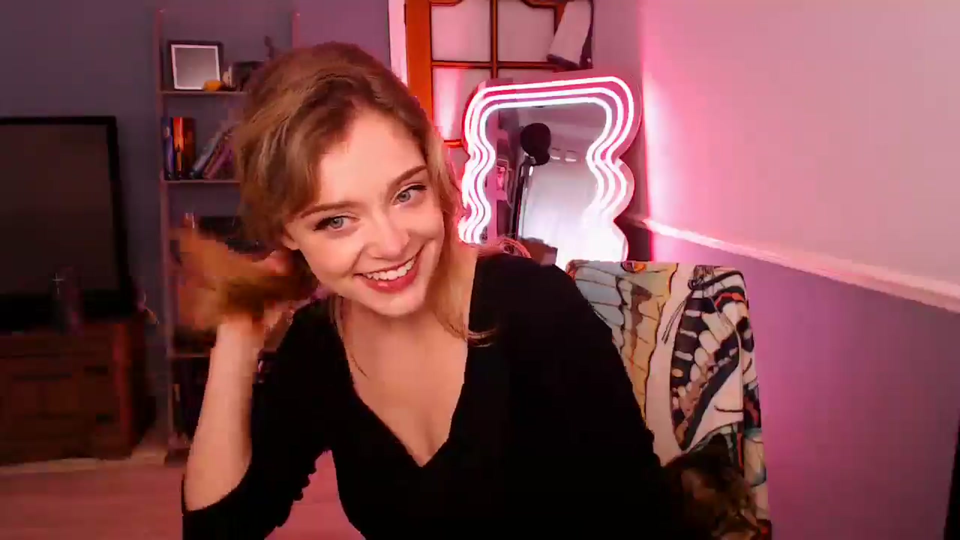 Gallery image thumbnail from KittyCash3w's myfreecams stream on, 12/07/2025, 12:48 image 14 of 20