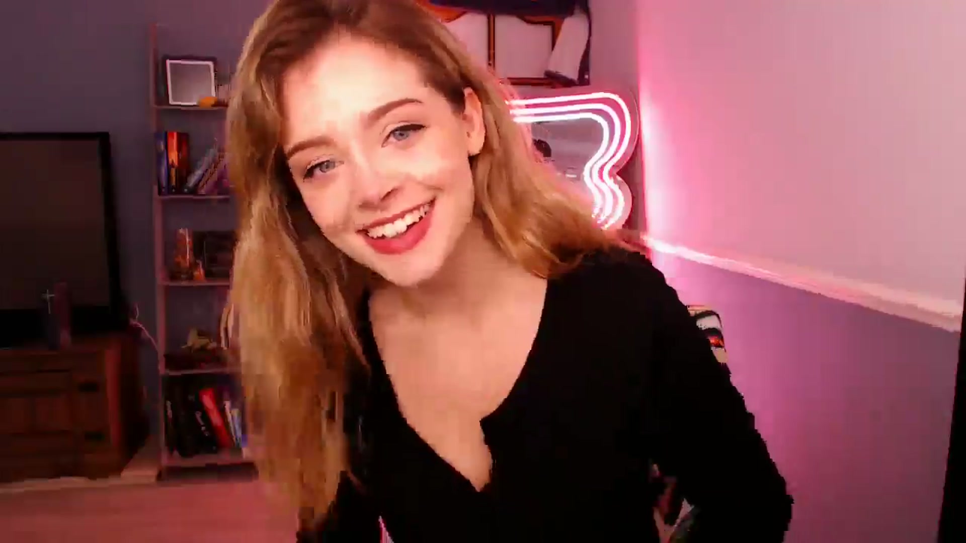 Gallery image thumbnail from KittyCash3w's myfreecams stream on, 12/07/2025, 12:48 image 7 of 20
