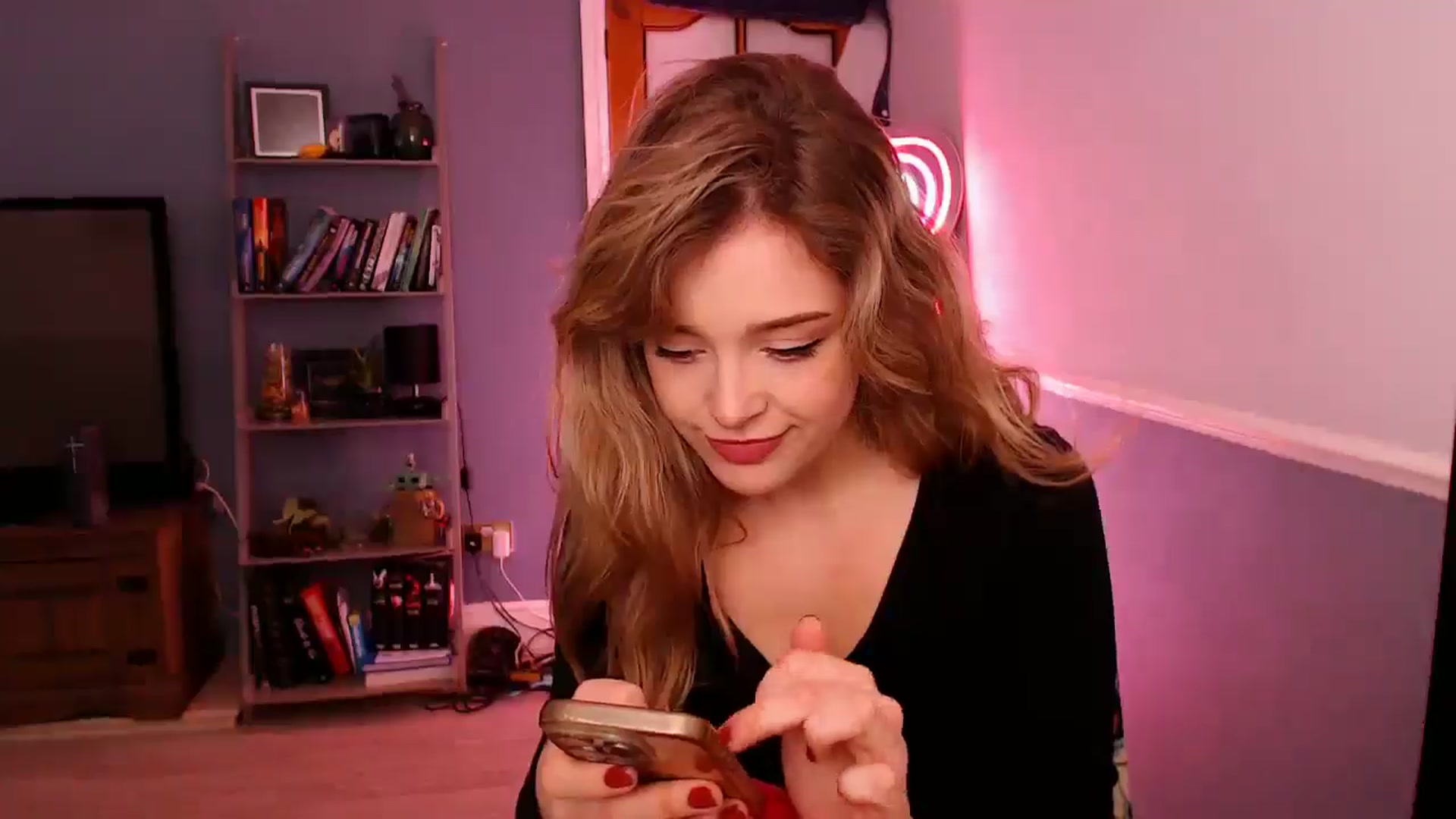 Gallery image thumbnail from KittyCash3w's myfreecams stream on, 12/07/2025, 12:48 image 8 of 20
