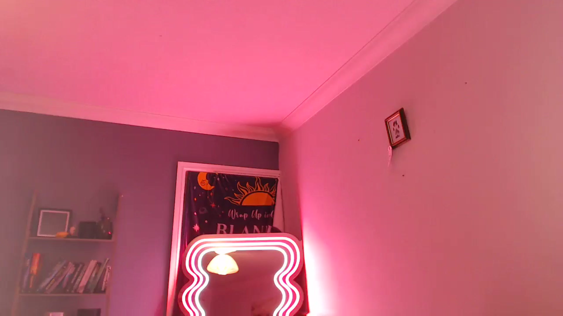 Gallery image thumbnail from KittyCash3w's myfreecams stream on, 12/10/2025, 21:41 image 11 of 20