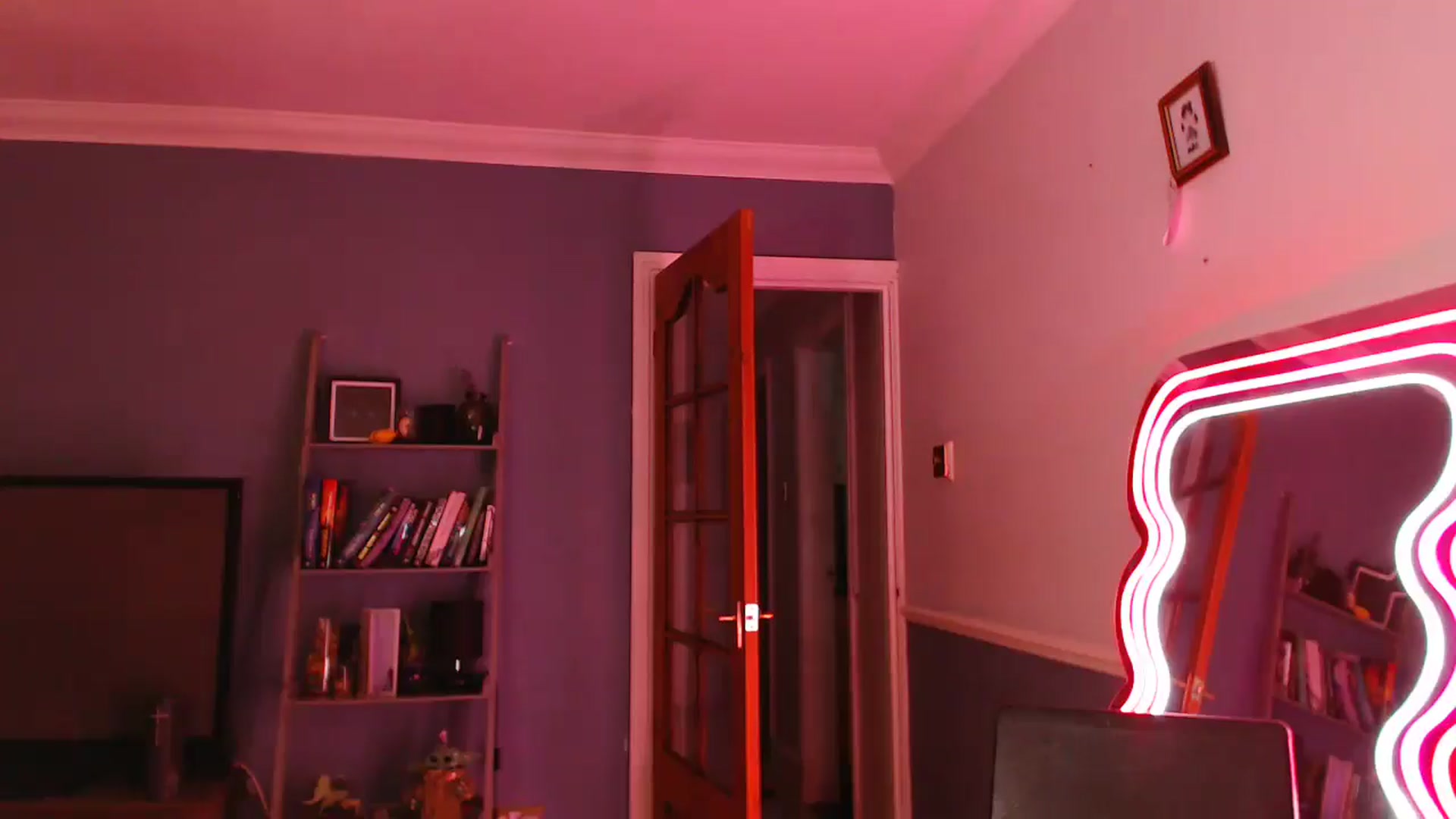 Gallery image thumbnail from KittyCash3w's myfreecams stream on, 12/10/2025, 21:41 image 3 of 20
