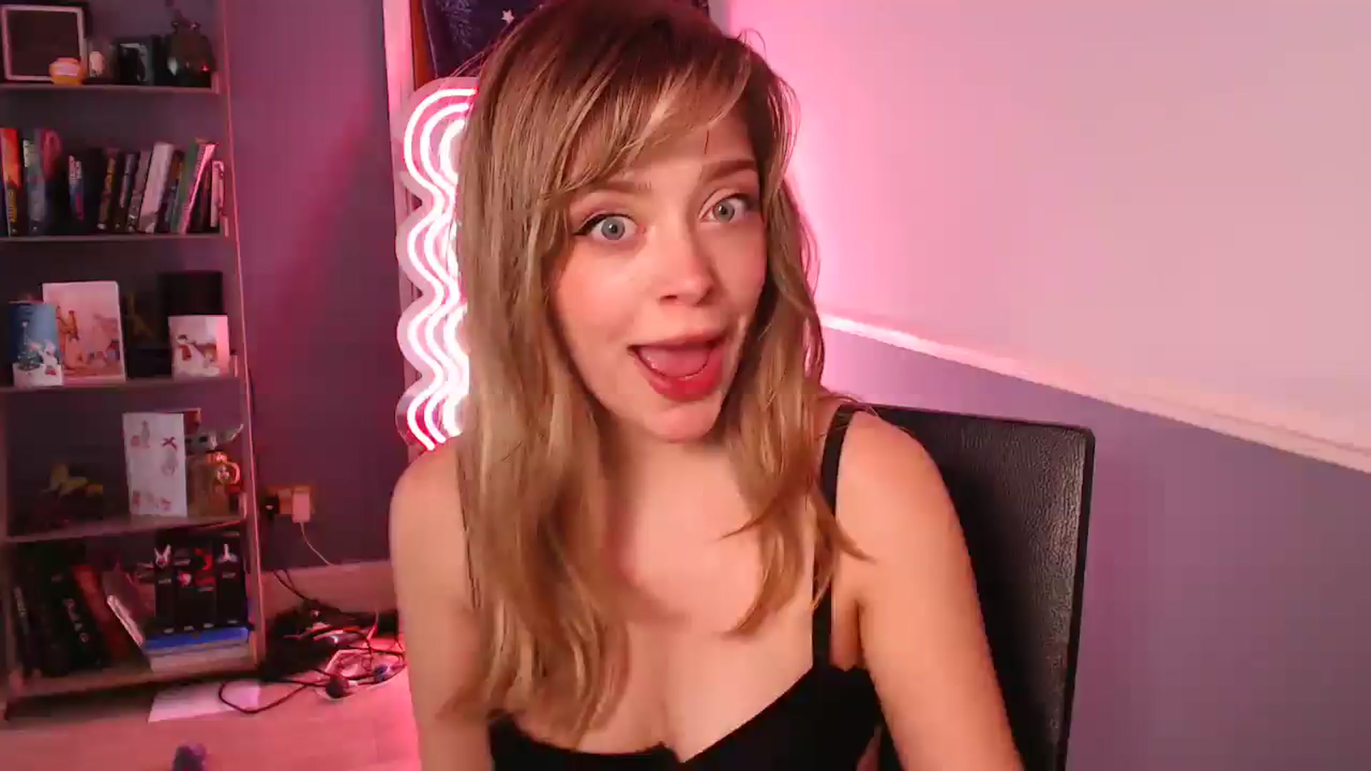 Gallery image thumbnail from KittyCash3w's myfreecams stream on, 12/22/2025, 12:17 image 9 of 20