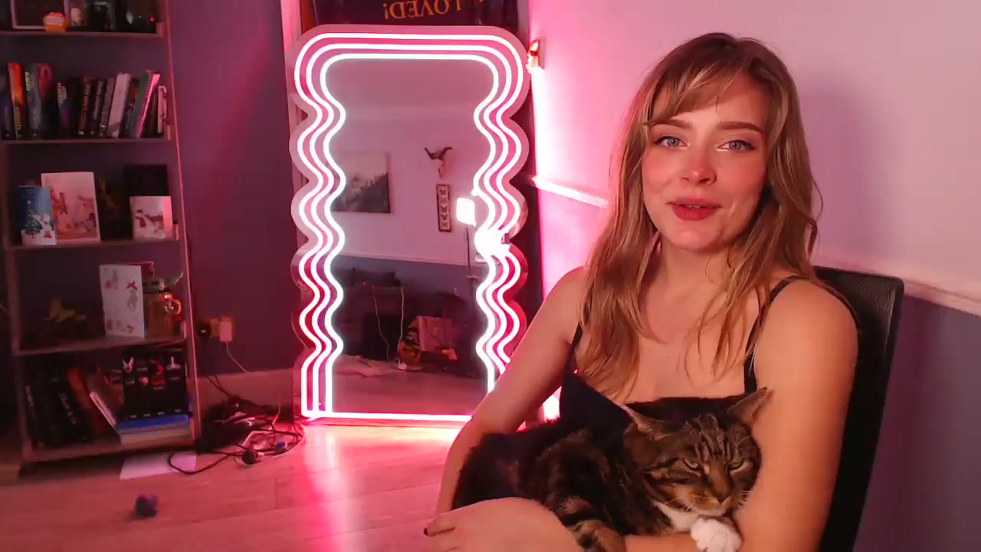 Gallery image thumbnail from KittyCash3w's myfreecams stream on, 12/22/2025, 12:17 image 17 of 20