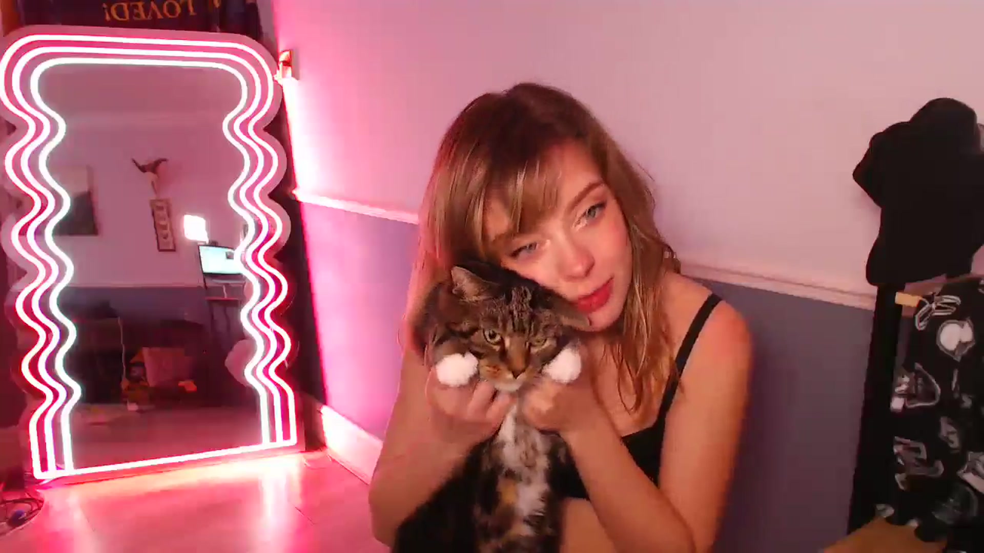 Gallery image thumbnail from KittyCash3w's myfreecams stream on, 12/22/2025, 12:57 image 2 of 20